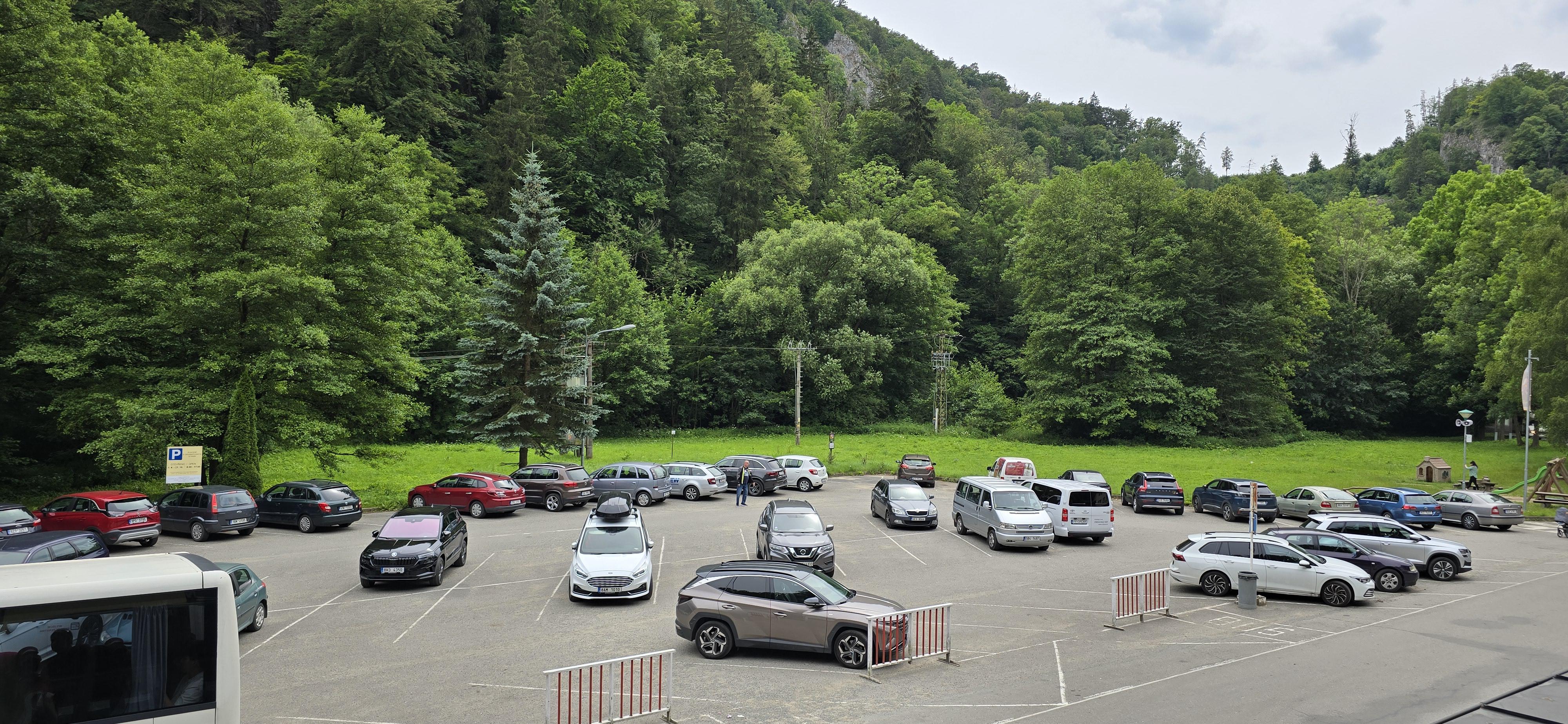 Parkoviště Skalní mlýn foto 2