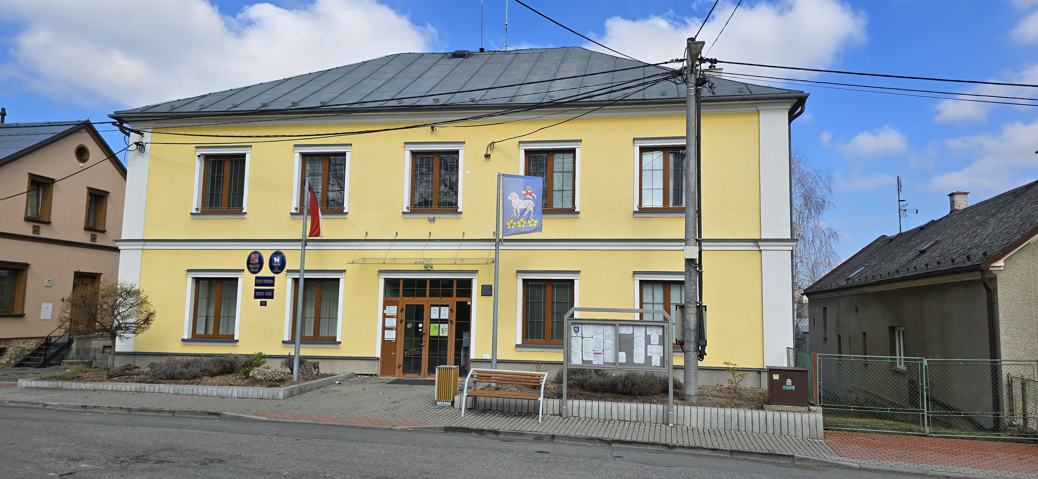 Stěbořice - obecní úřad foto 5