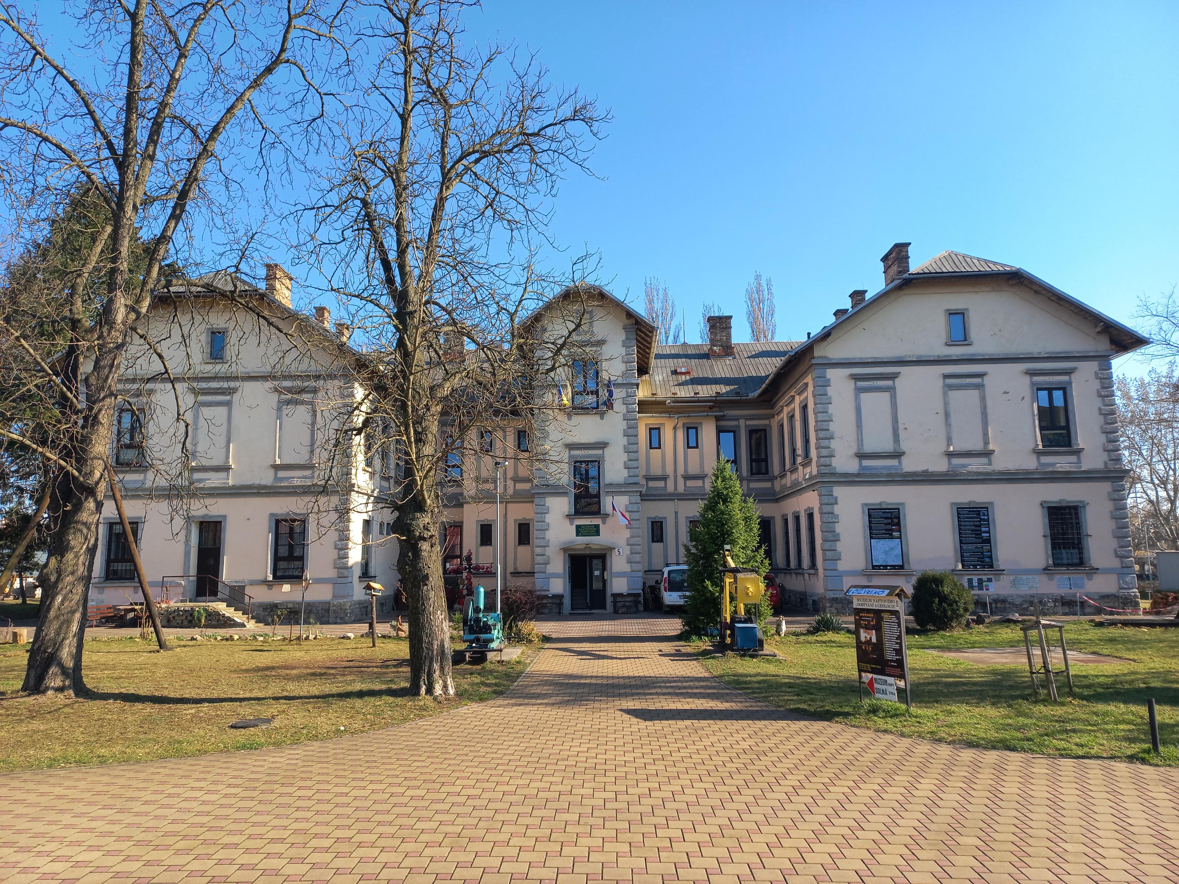 Muzeum naftového dobývání a geologie