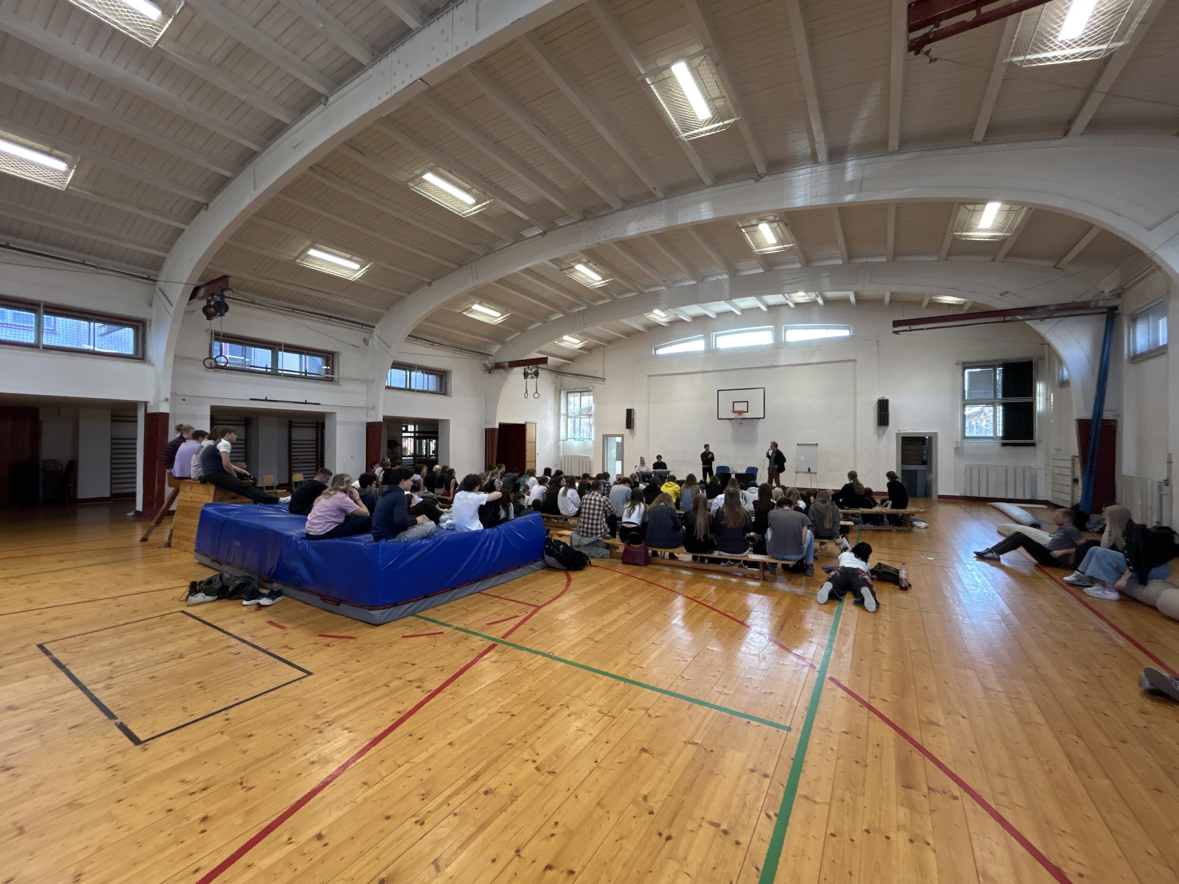 Gymnázium Luďka Pika, Plzeň, Opavská 21 foto 2