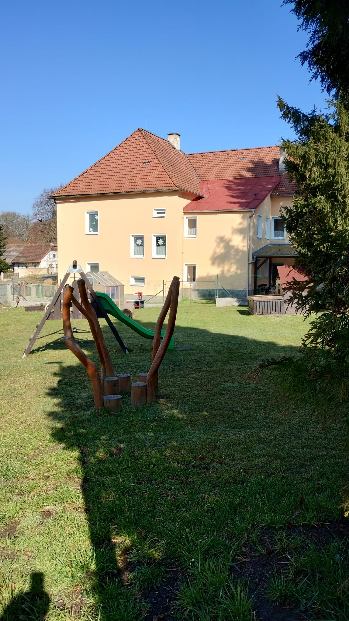 Mateřská škola Neurazy foto 1