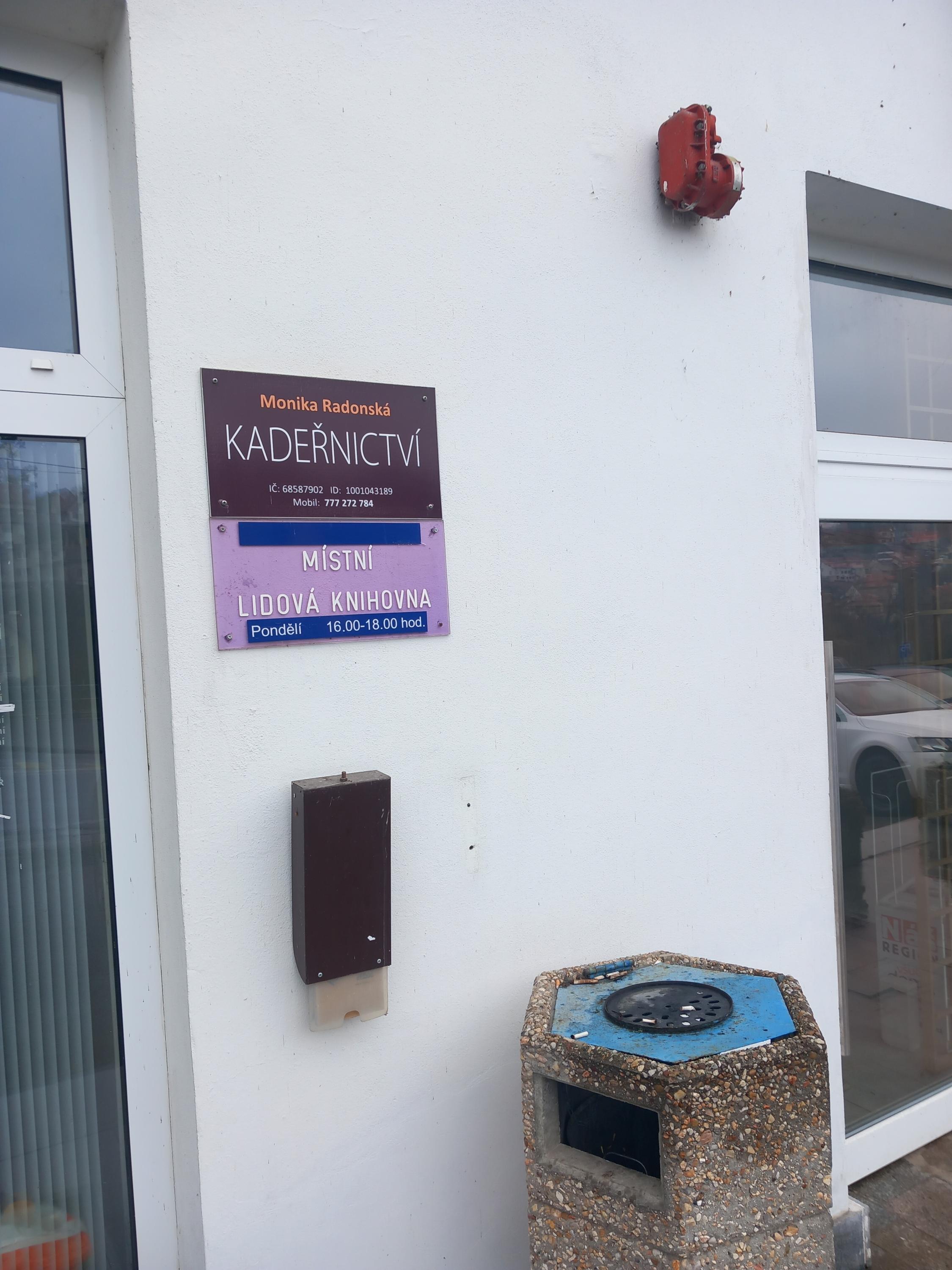 Obecní knihovna Kamenný Přívoz foto 2