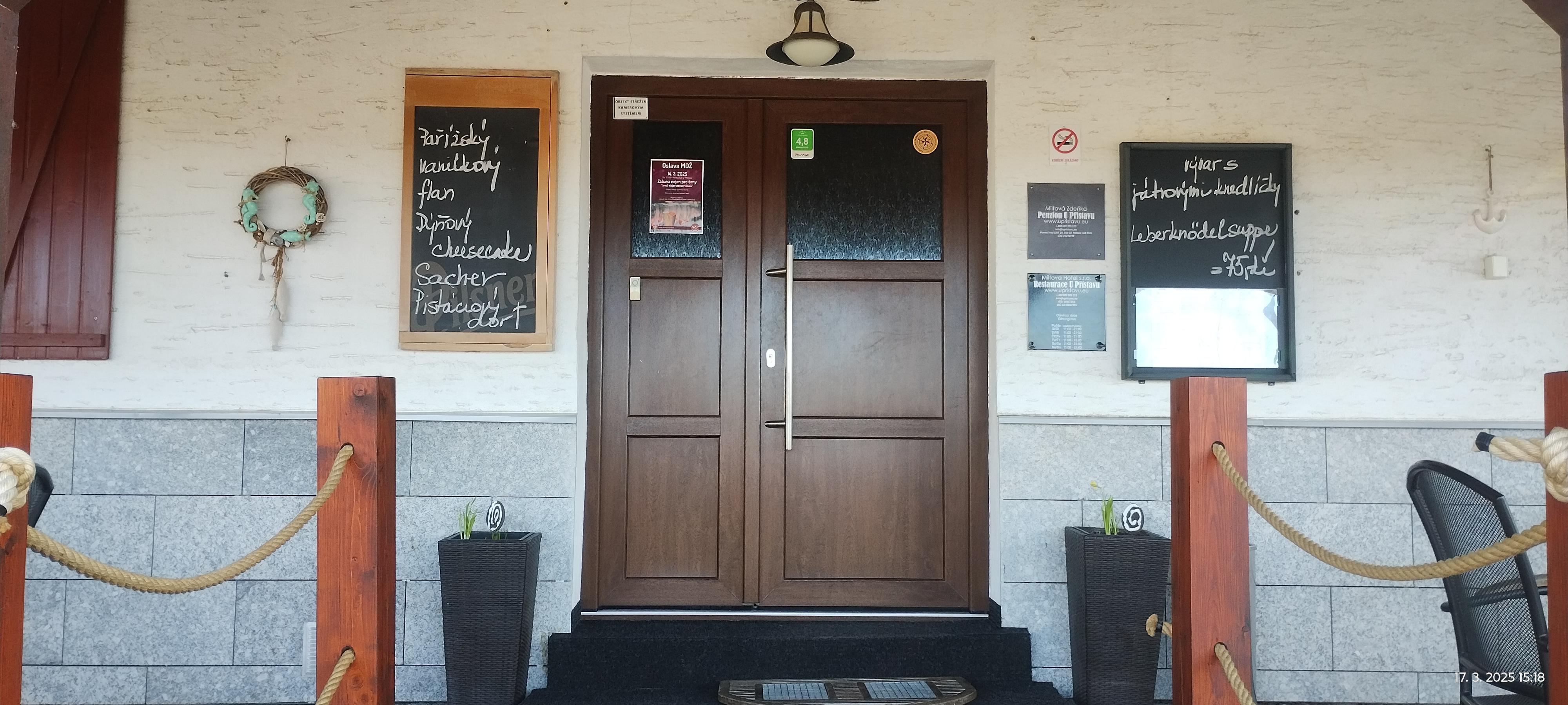 Restaurace U Přístavu foto 4