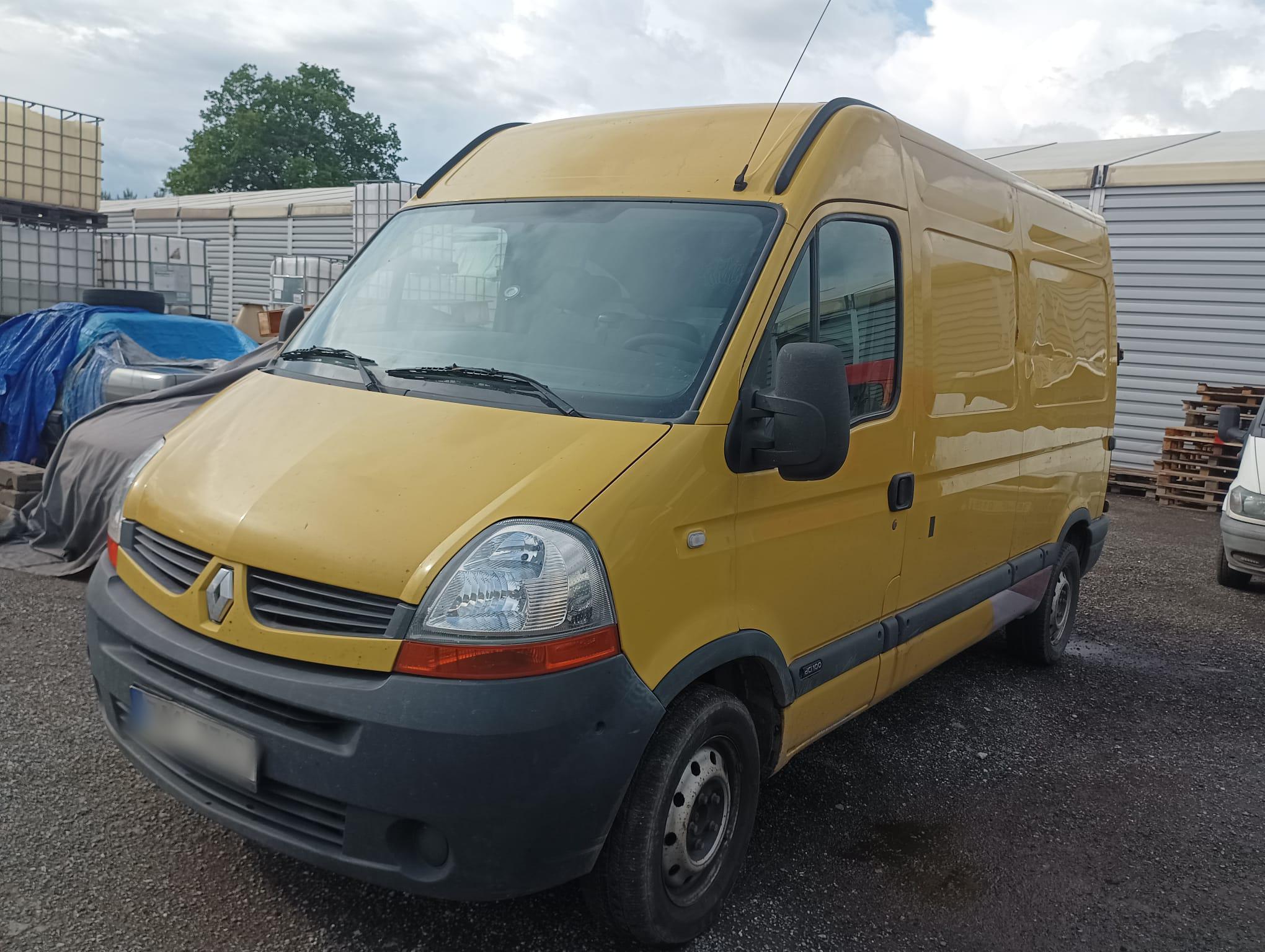 Půjčení dodávky Renault Master velikost L3H2