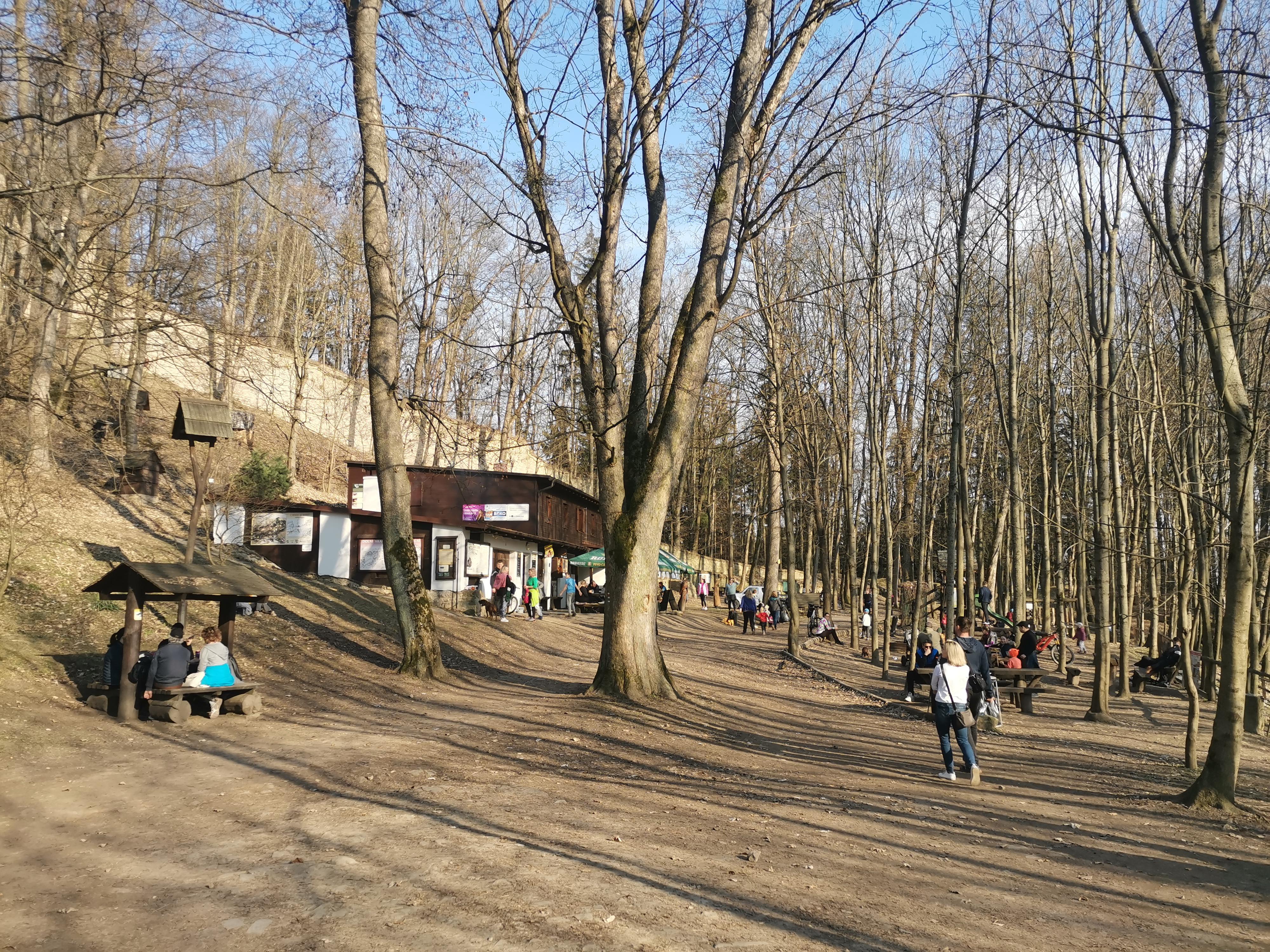 Hospůdka na hradě Lukov foto 3