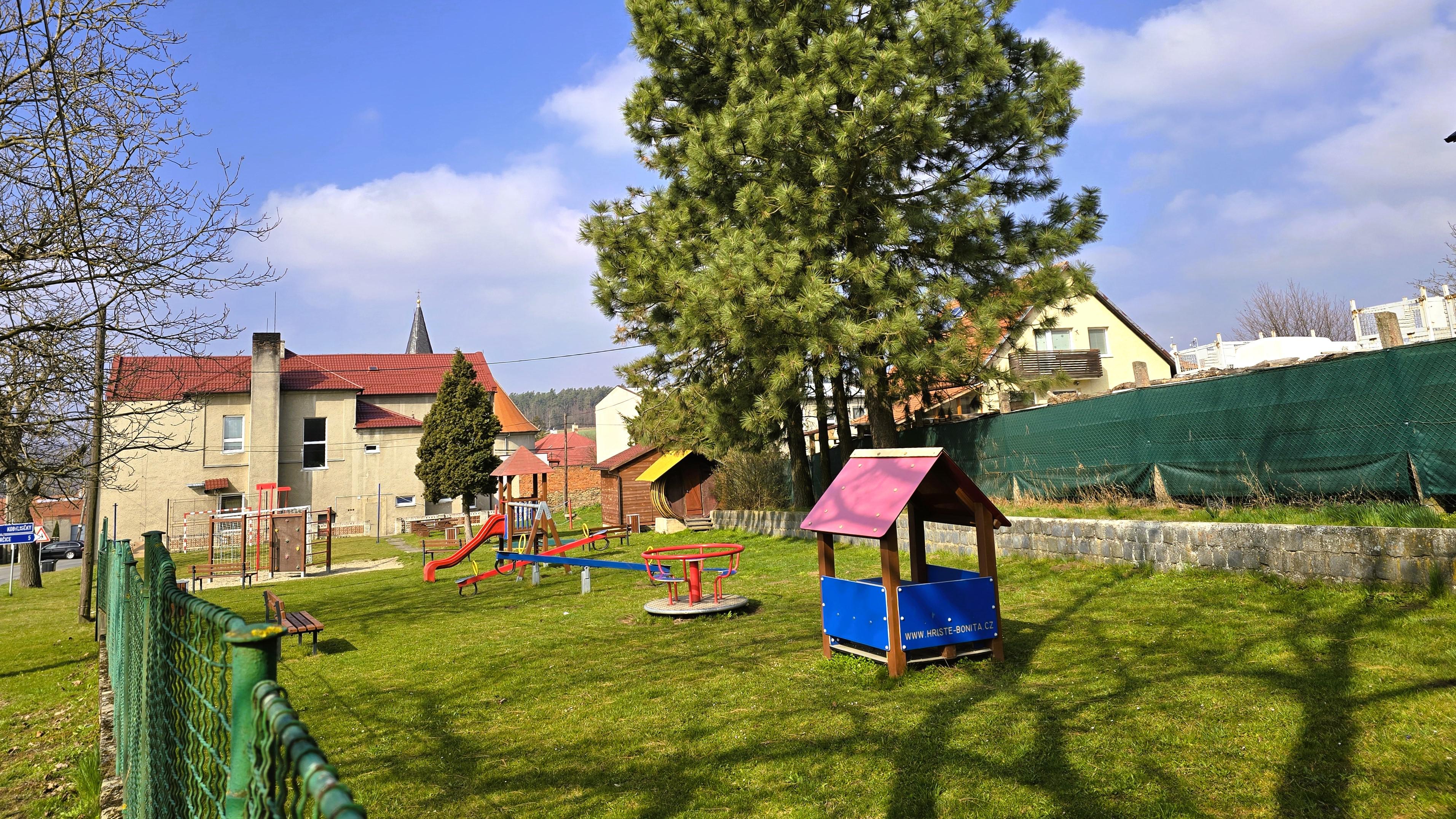 ZŠ a MŠ Myslejovice foto 2