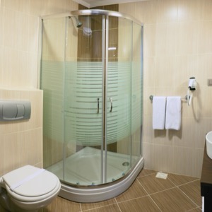 On-line prodej sprchových koutů