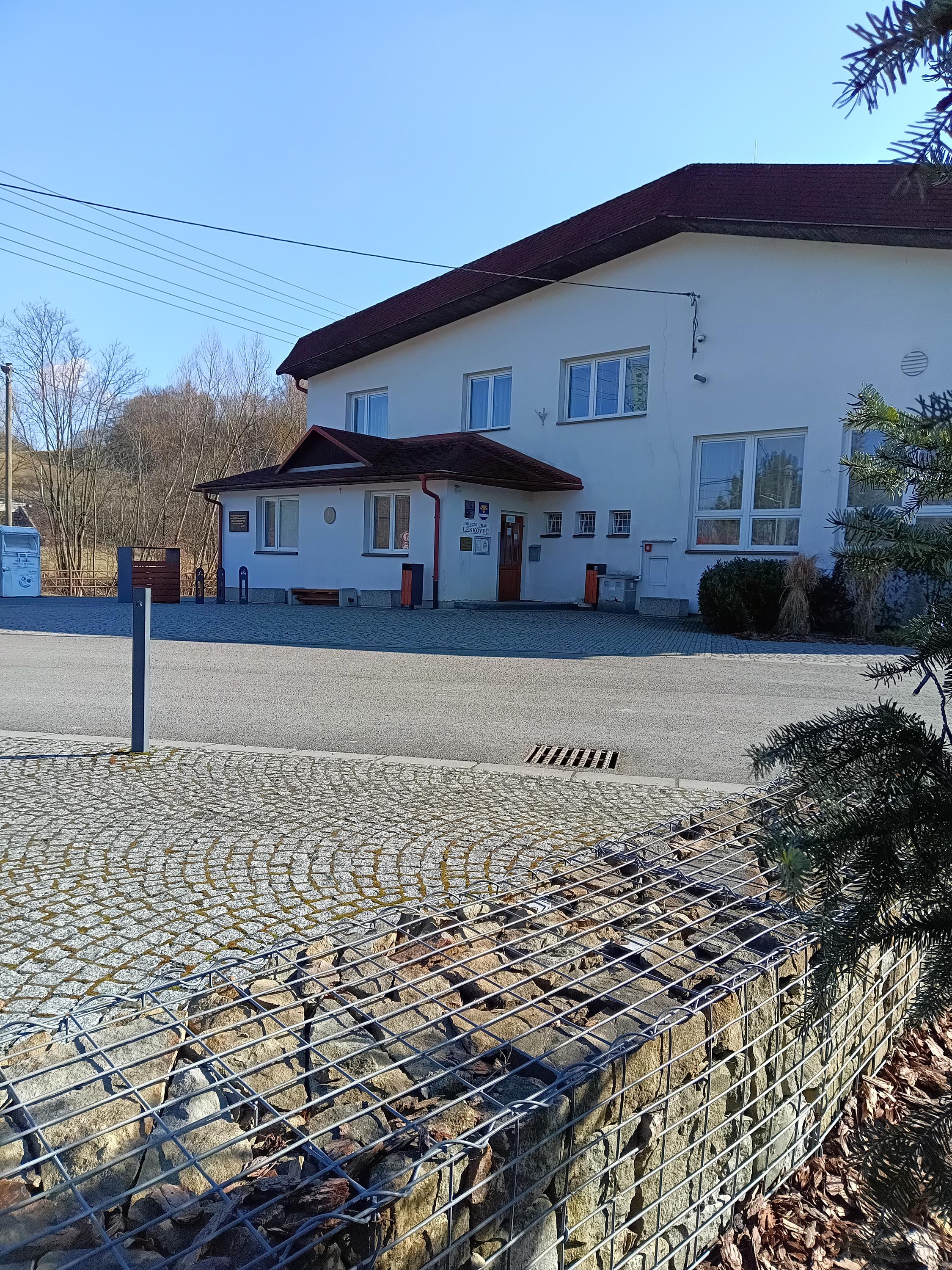 Leskovec - obecní úřad foto 4