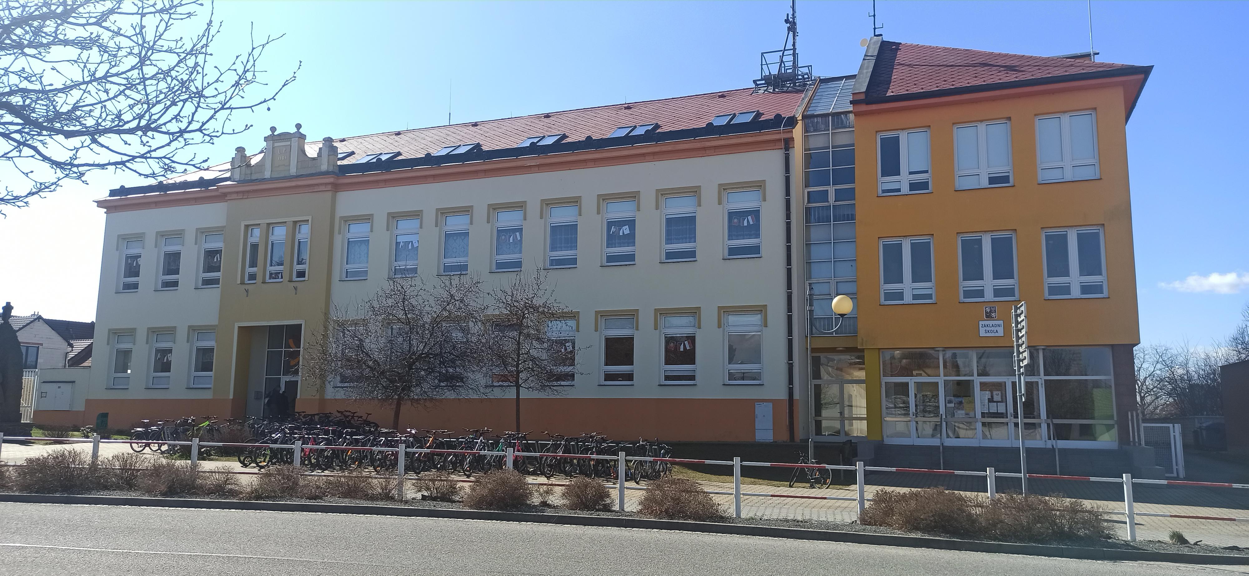 ZŠ Ostrožská Nová Ves foto 2