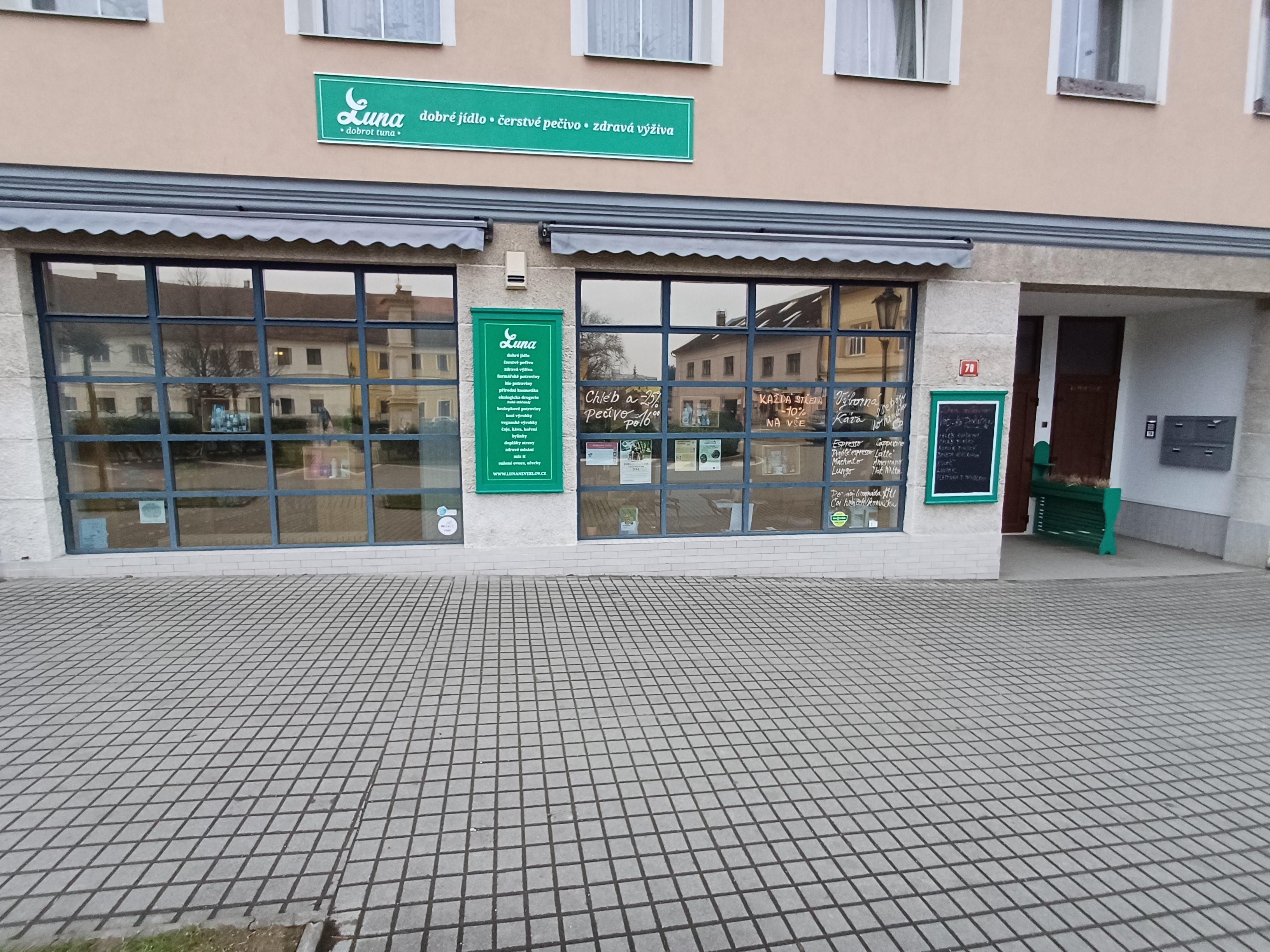 Luna Neveklov foto 2