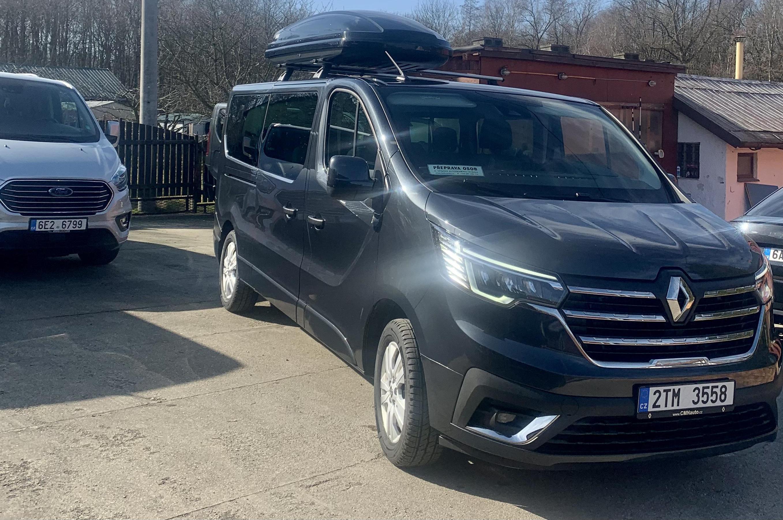 Renault Traffic - 8 míst, klimatizace, nový vůz