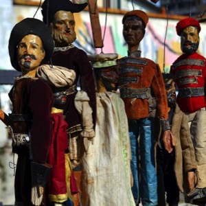 Puppet sellers