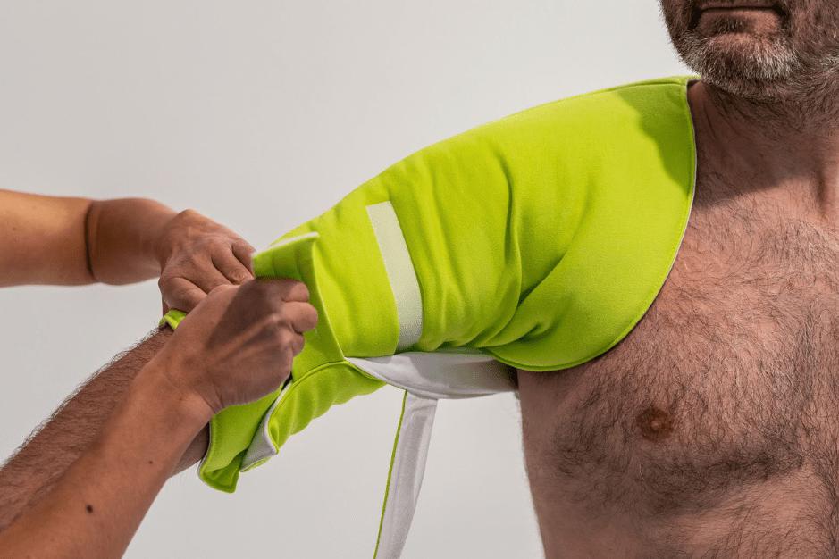 Priessnitzův zábal na ramena