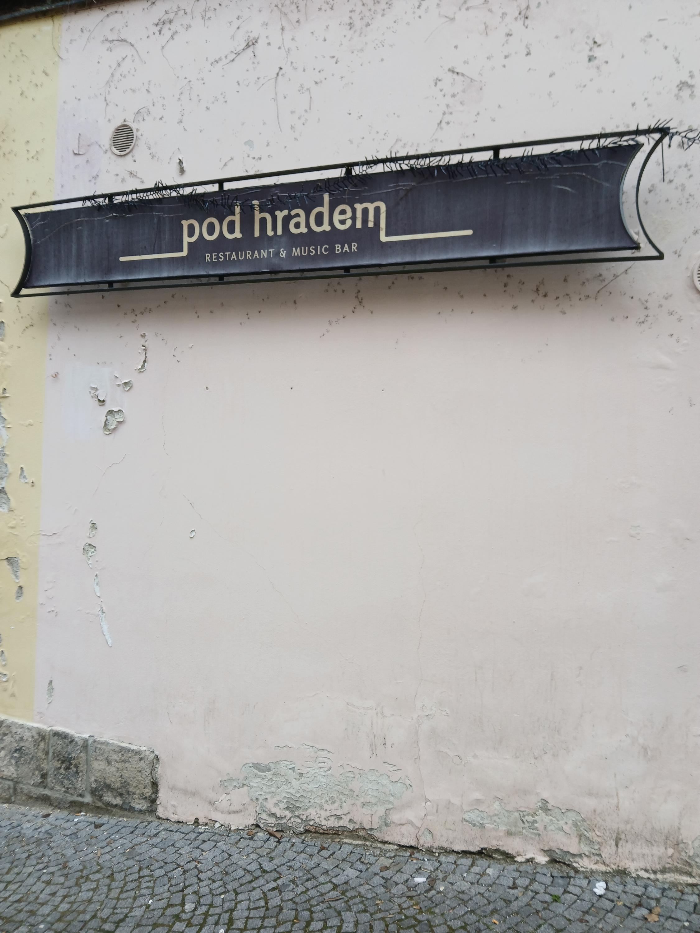 Restaurace a Music bar Pod Hradem foto 4