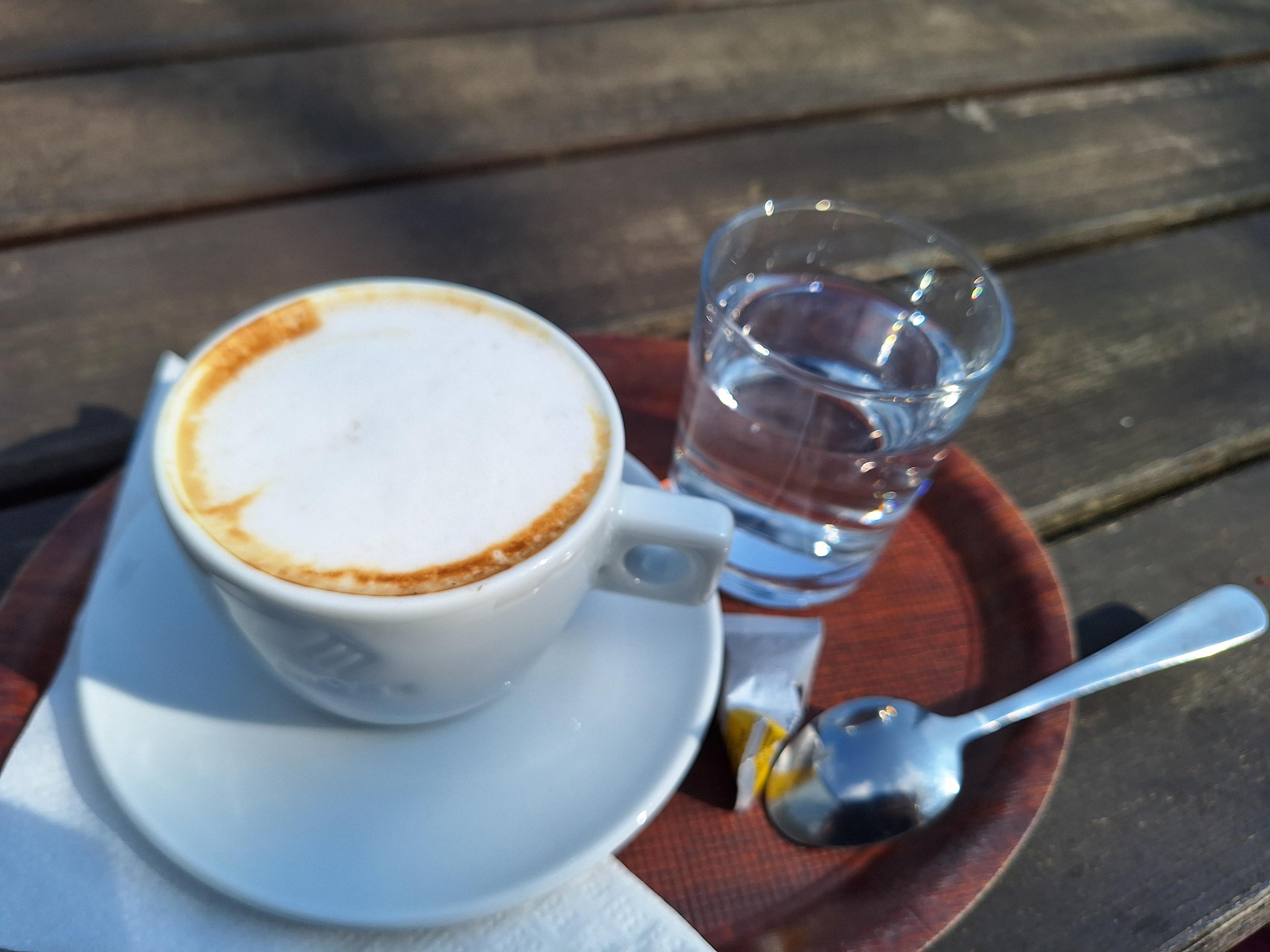 Kavárna Mezi Domy foto 3