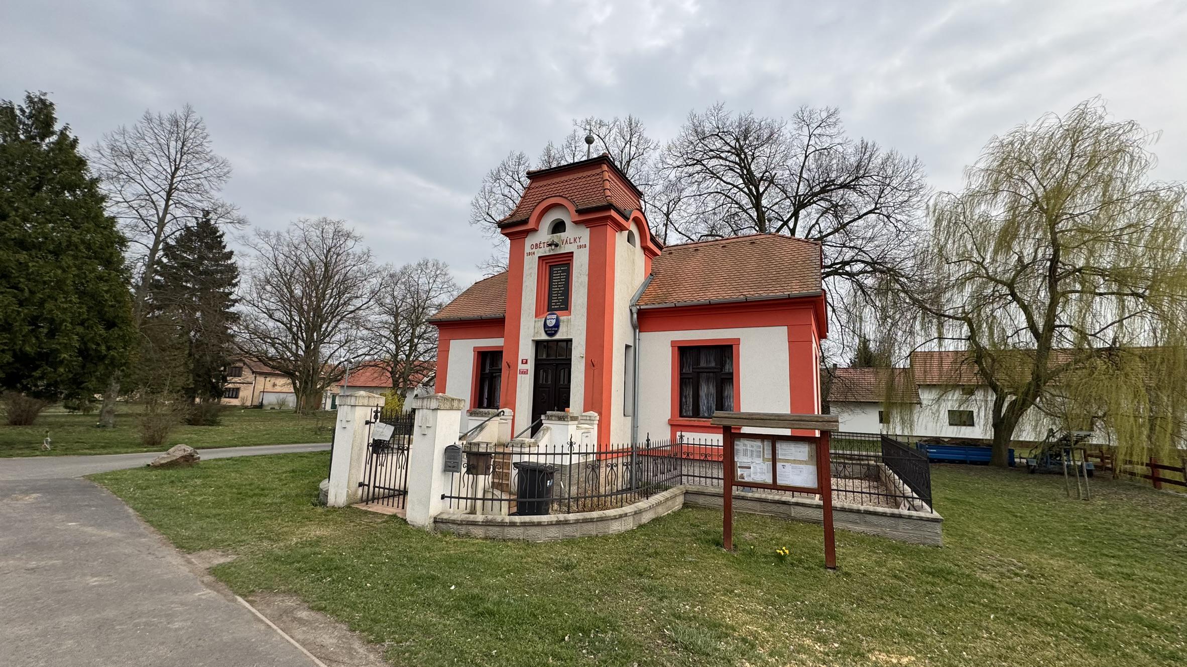 Oseček - obecní úřad foto 6