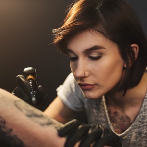 Tetovací a piercing salóny