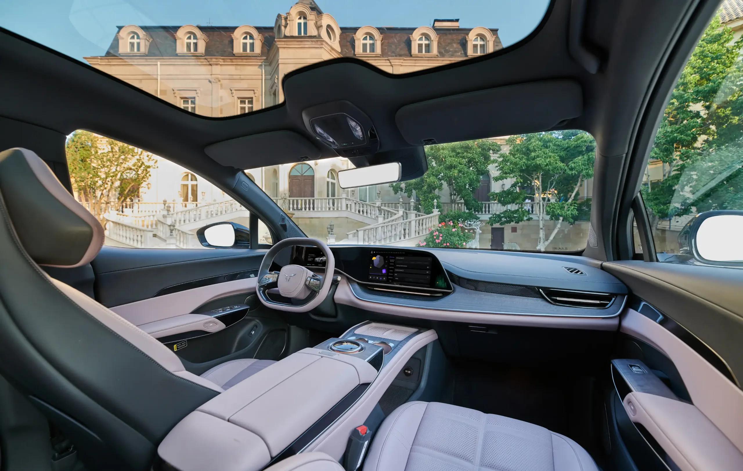 HONGQI - CAR HOUSE foto 3