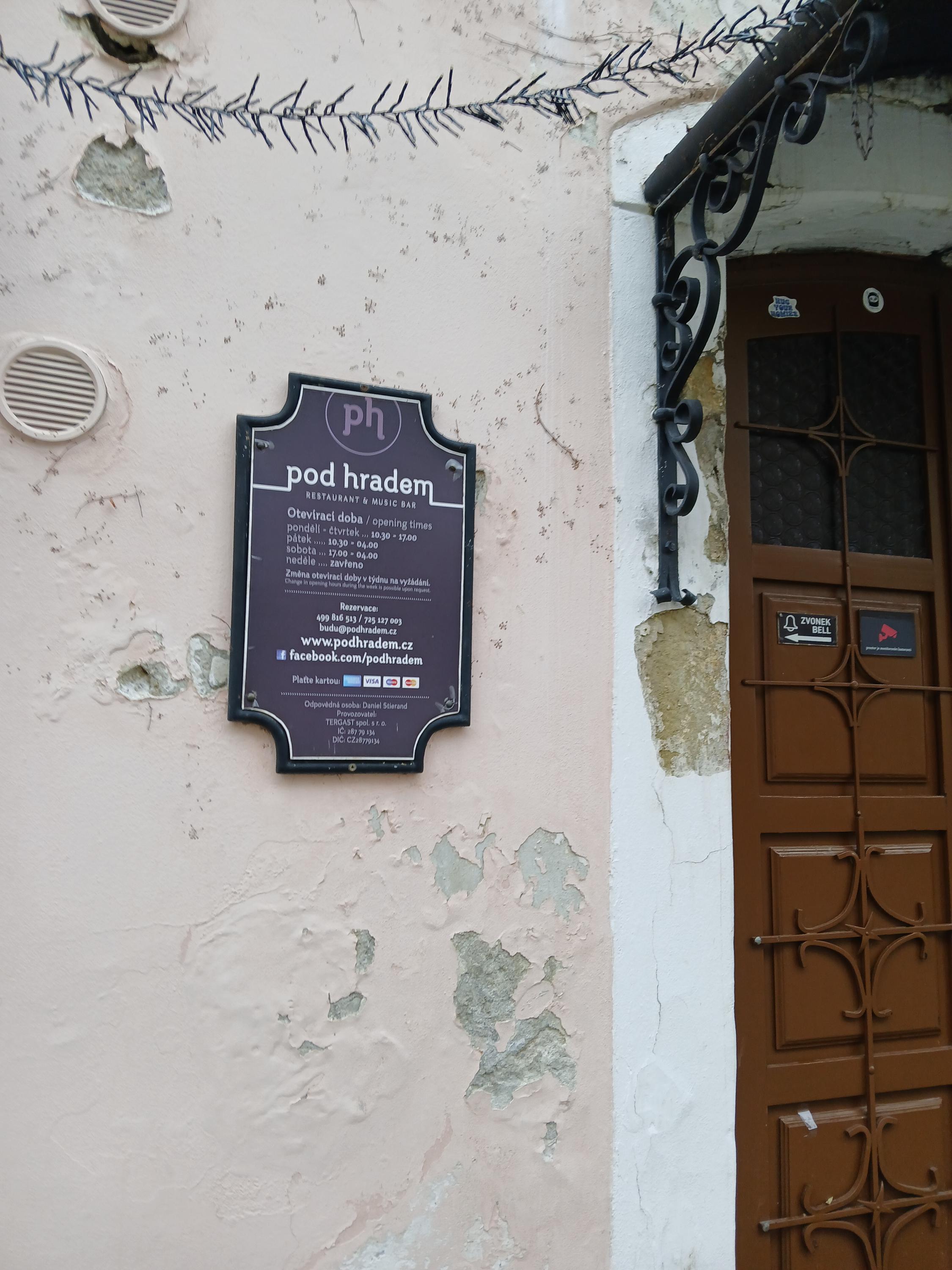 Restaurace a Music bar Pod Hradem foto 2