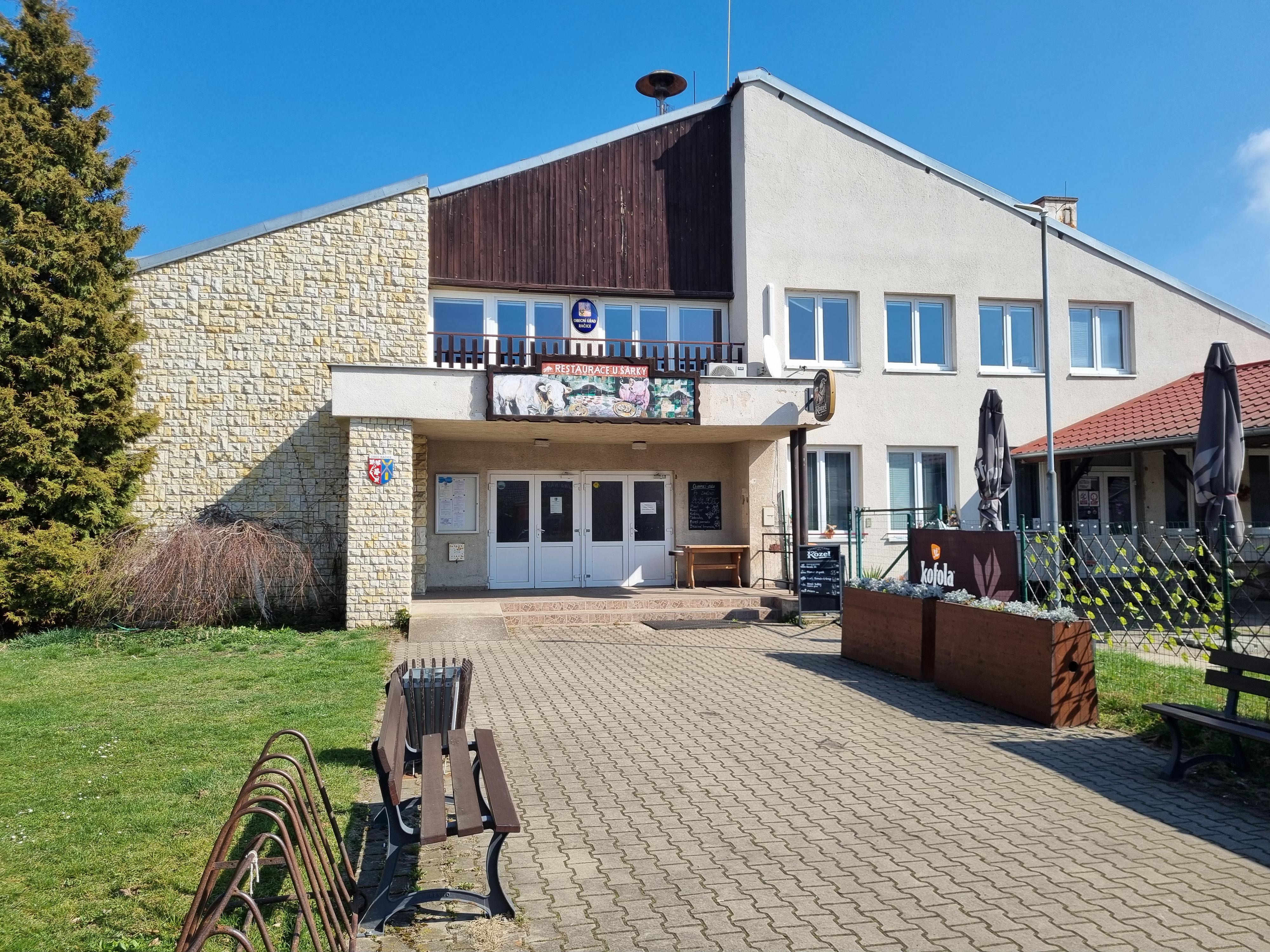 Račice - obecní úřad foto 2