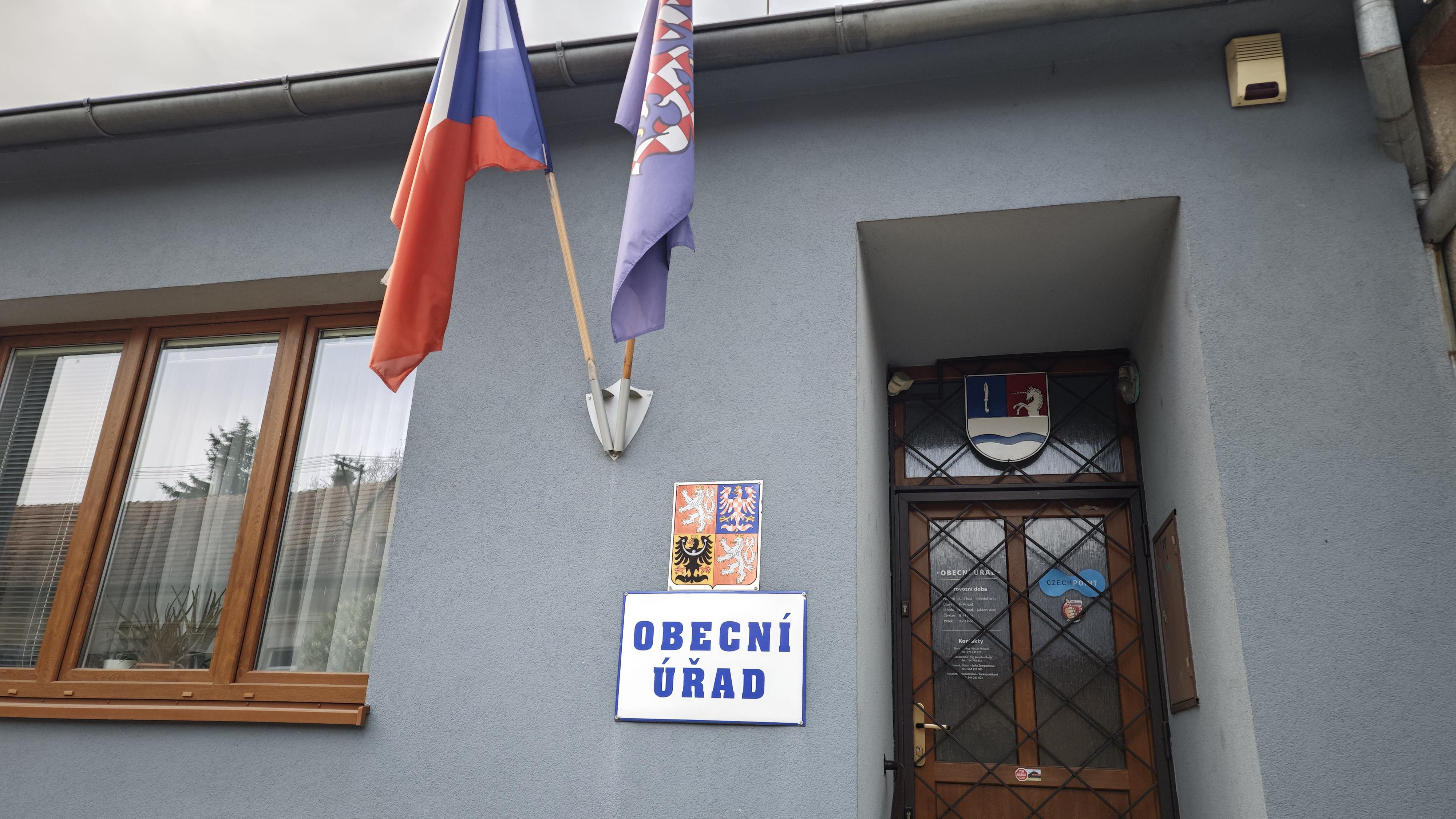 Vážany nad Litavou - obecní úřad foto 2