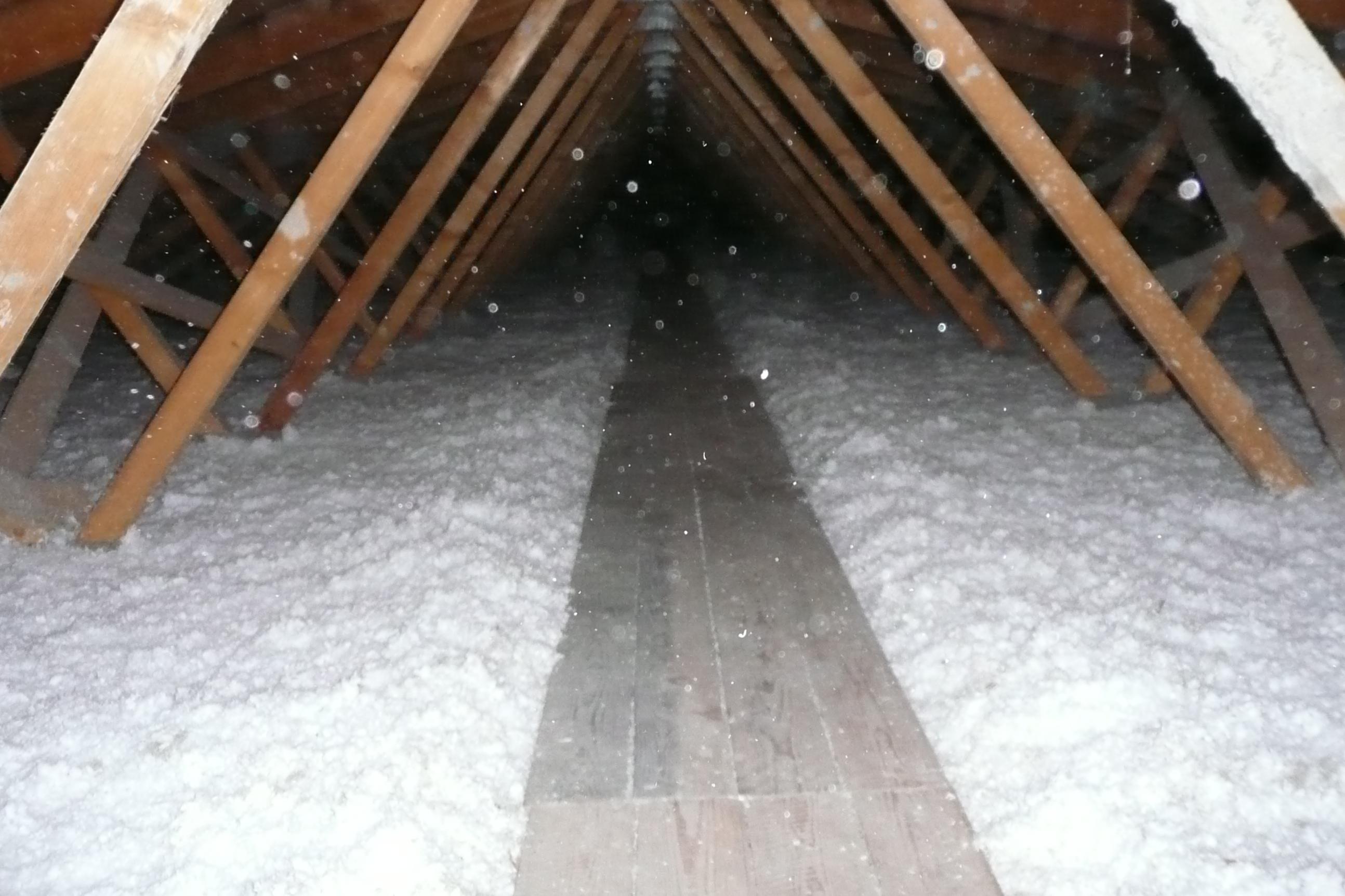 Foukaná izolace  IZOTOM