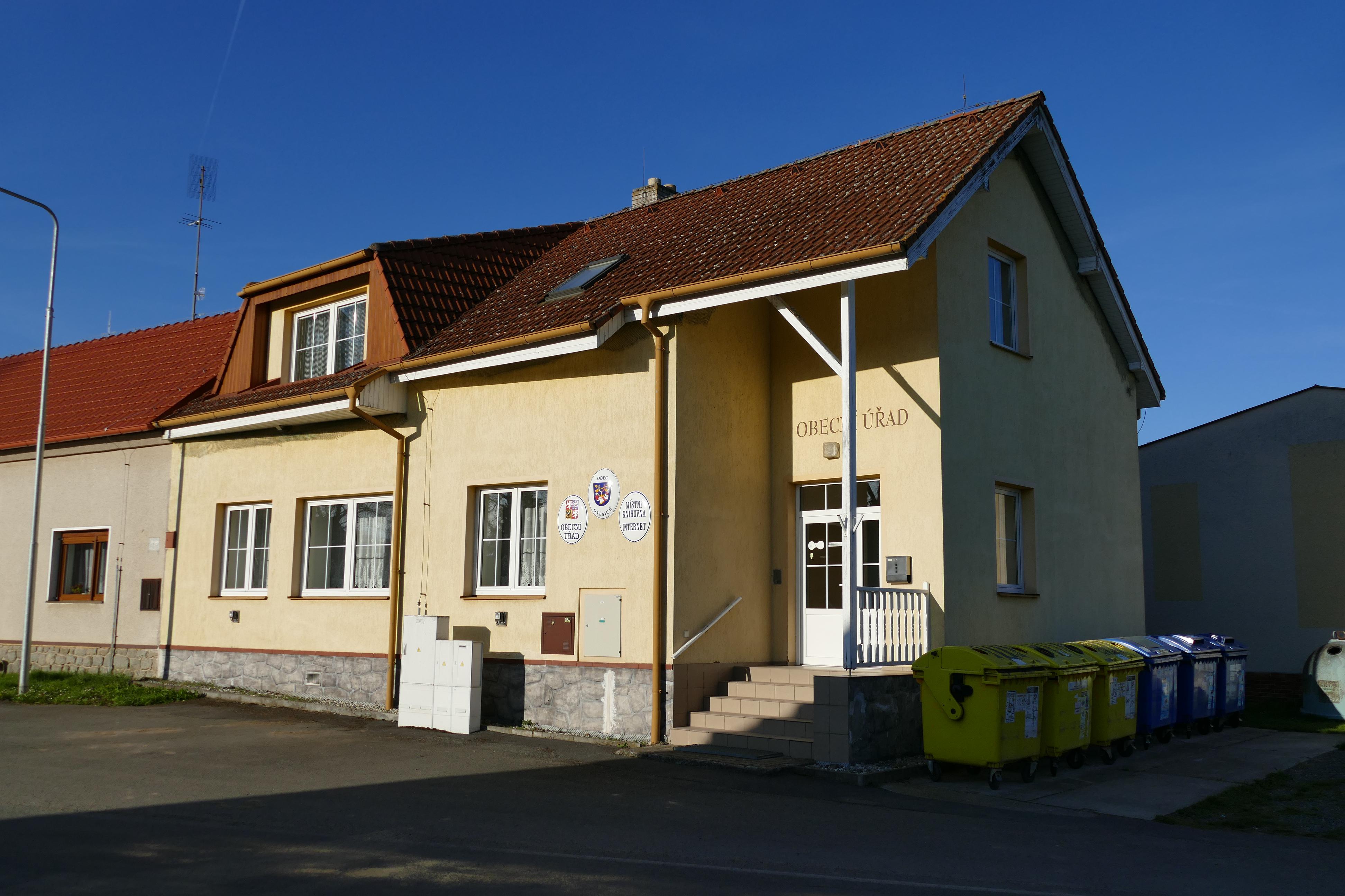 Otěšice - obecní úřad foto 2