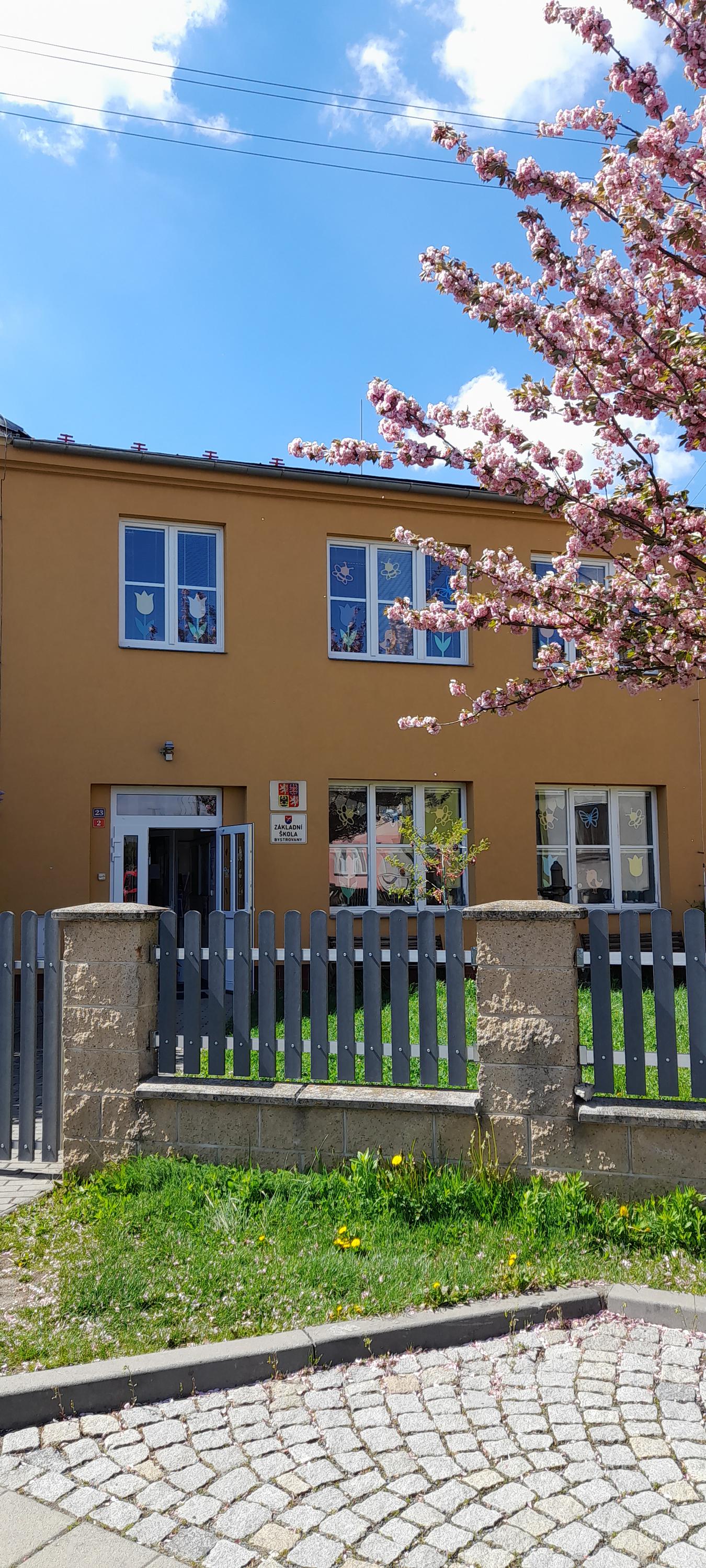 Základní škola a Mateřská škola Bystrovany foto 2