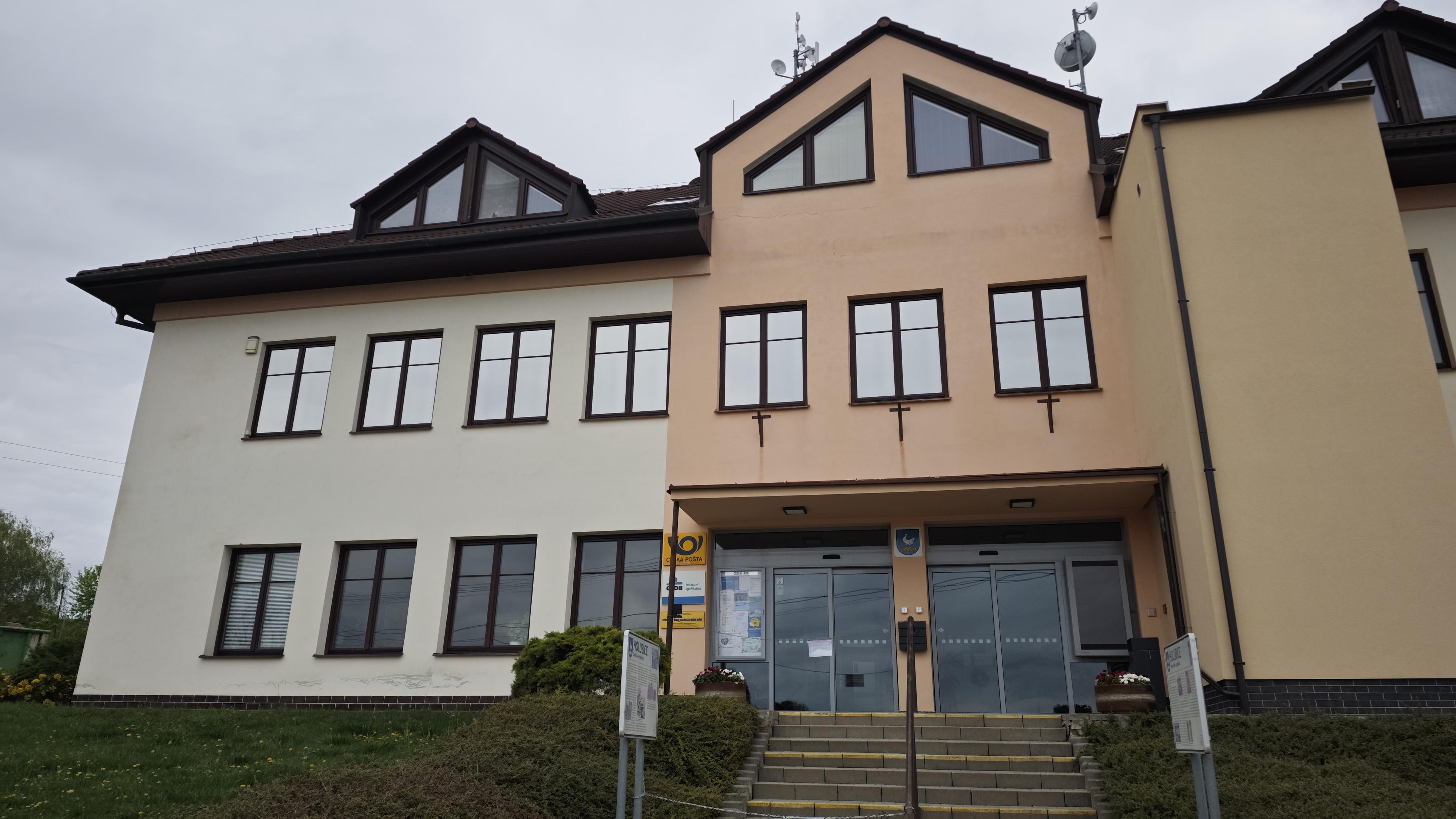 Holubice - obecní úřad foto 2