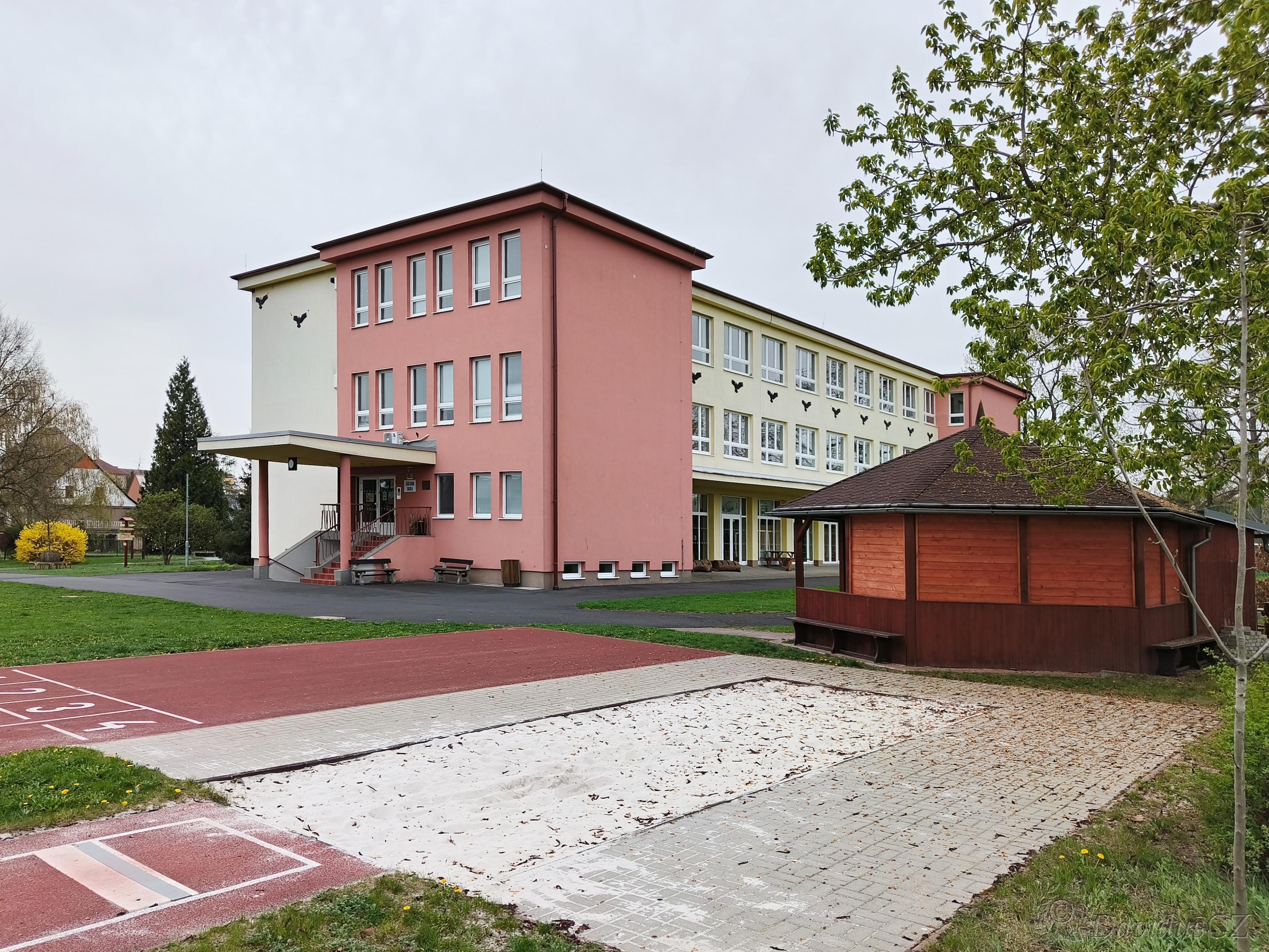 Základní škola Údlice, okres Chomutov foto 5