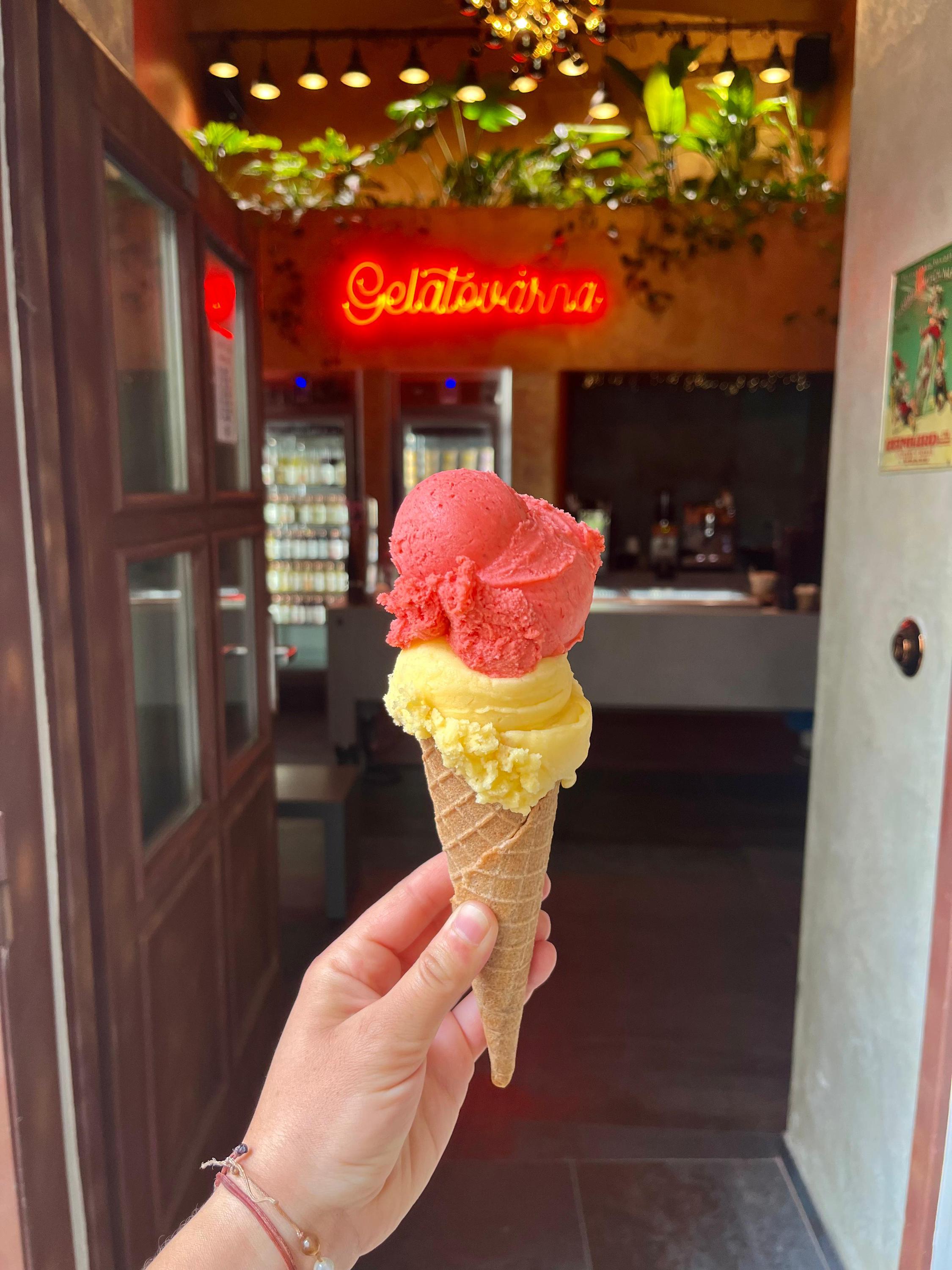 Božská Továrna foto 2