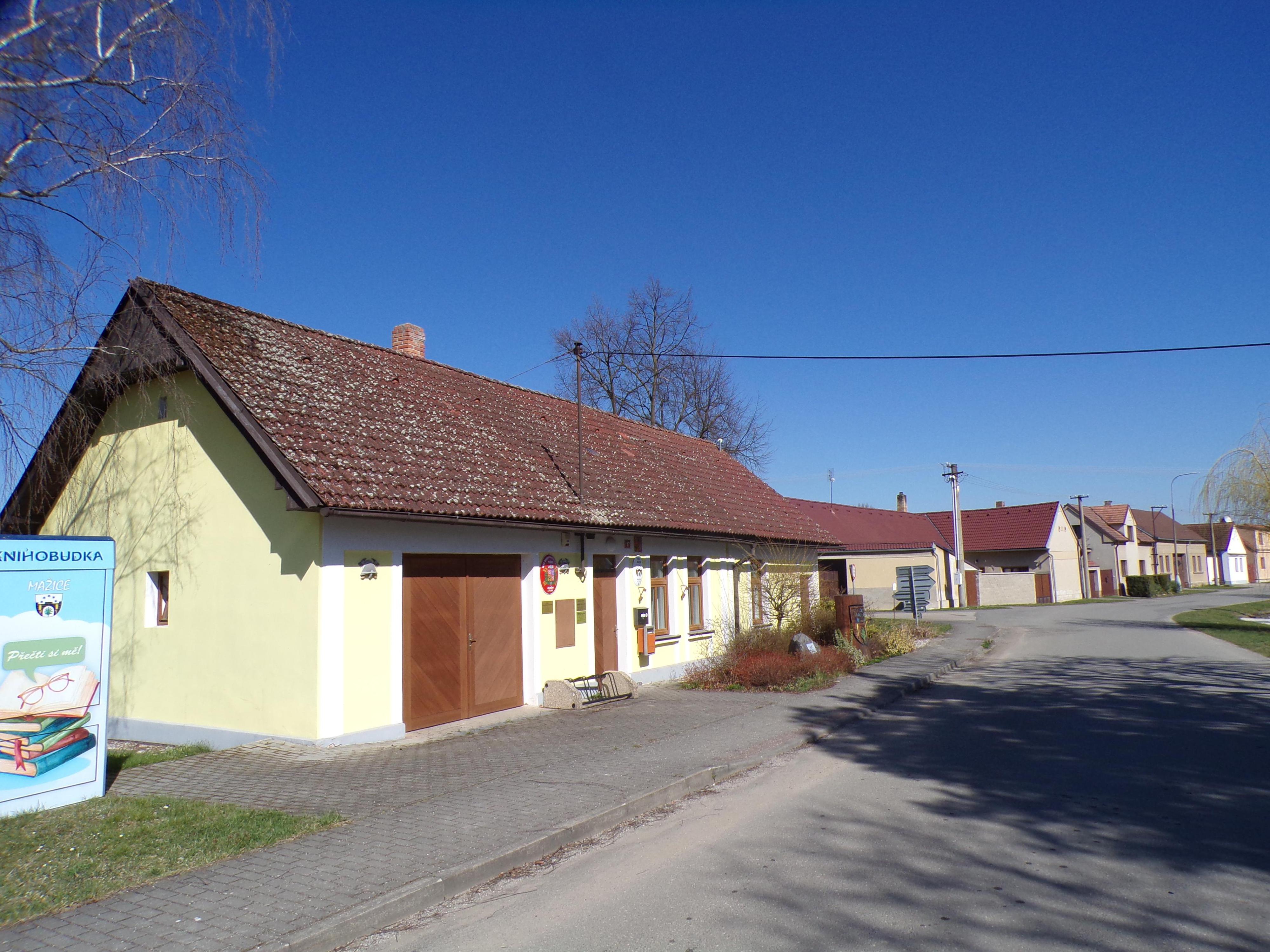 Mažice - obecní úřad foto 5