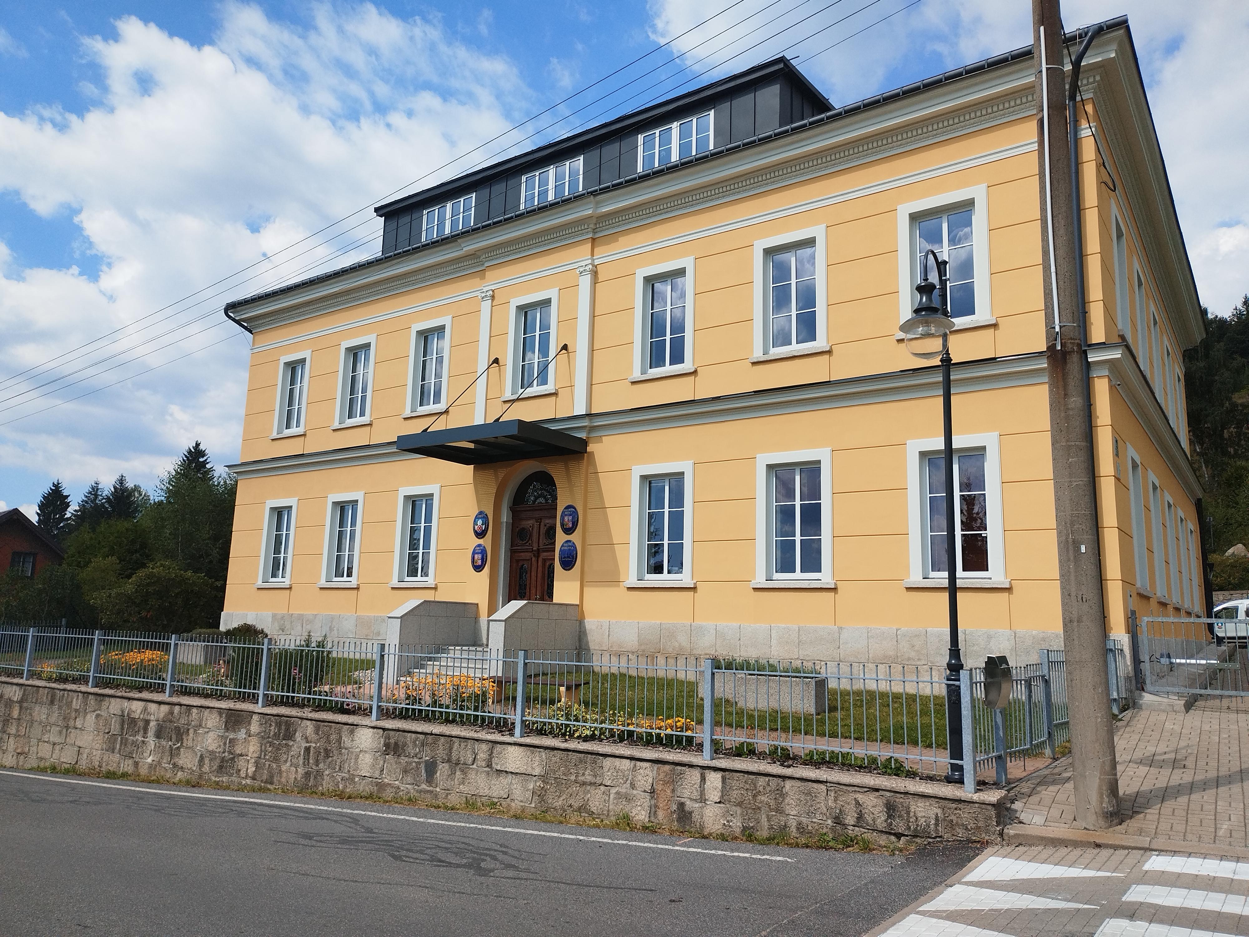 Albrechtice v Jizerských horách - obecní úřad foto 5