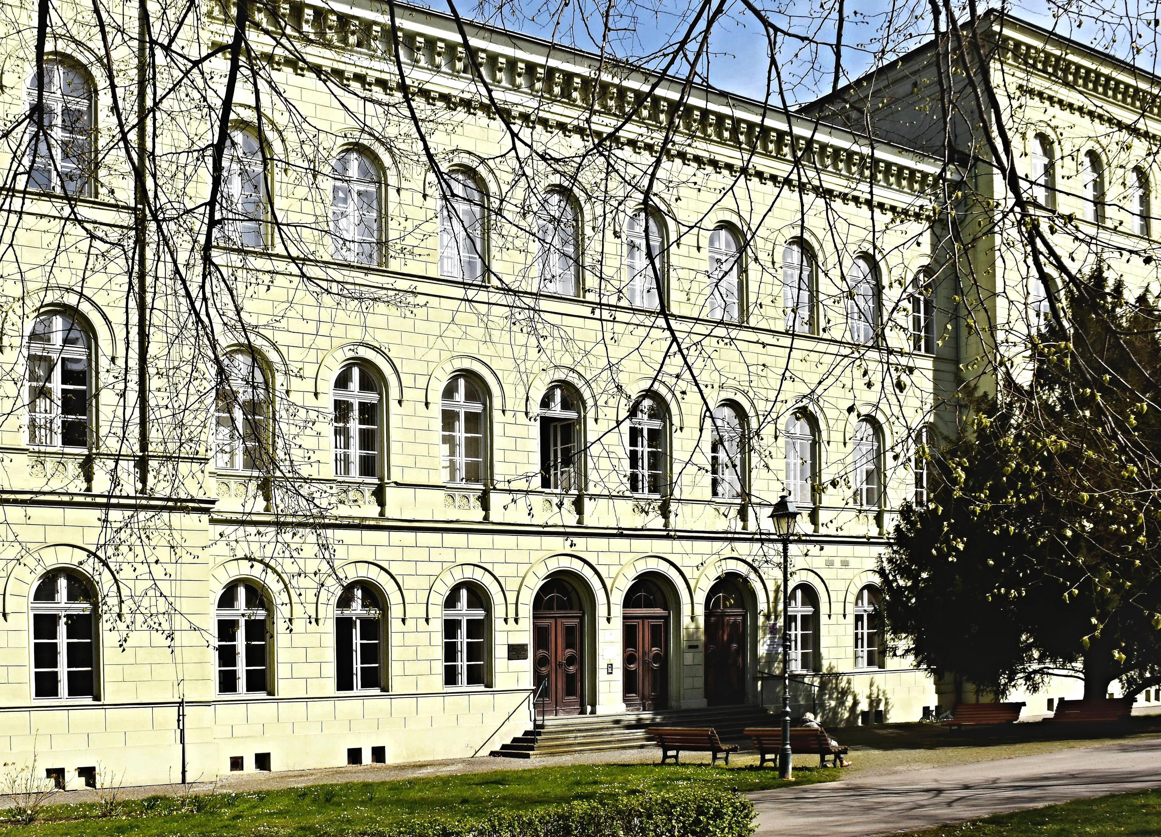 Střední zdravotnická škola Opava foto 2