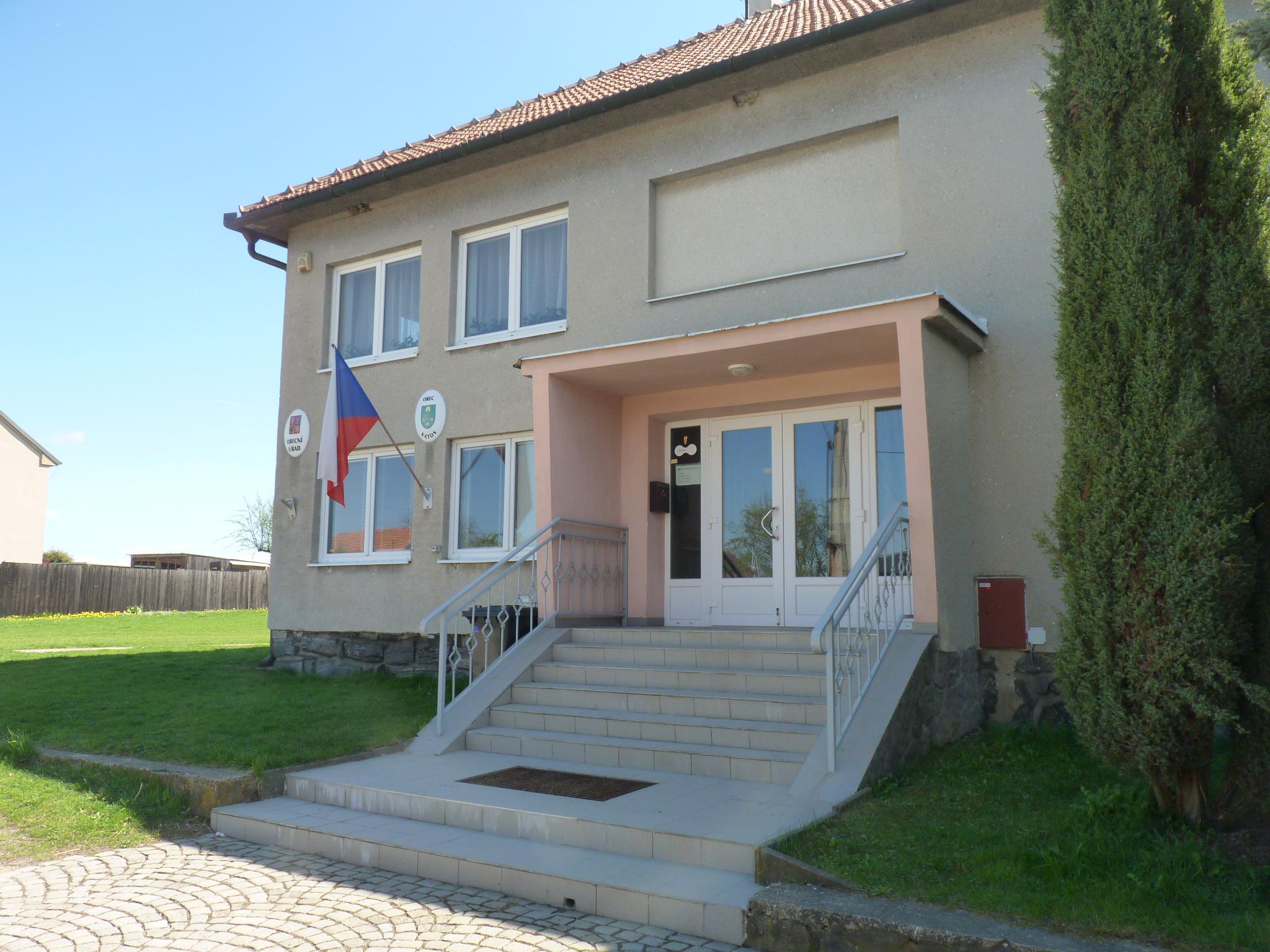 Katov - obecní úřad foto 2