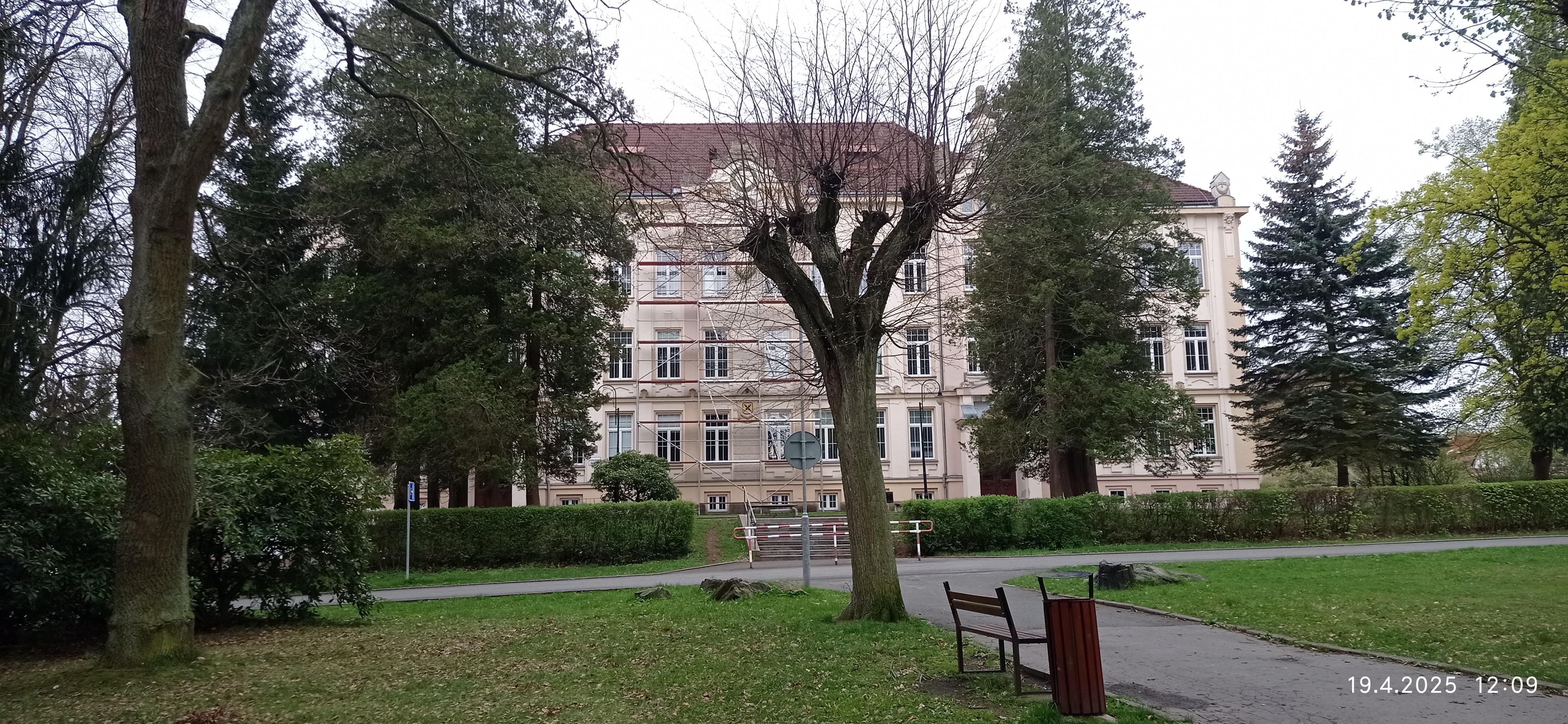 ZŠ a MŠ Bohumila Hynka Cvikov, Sad 5. května foto 5