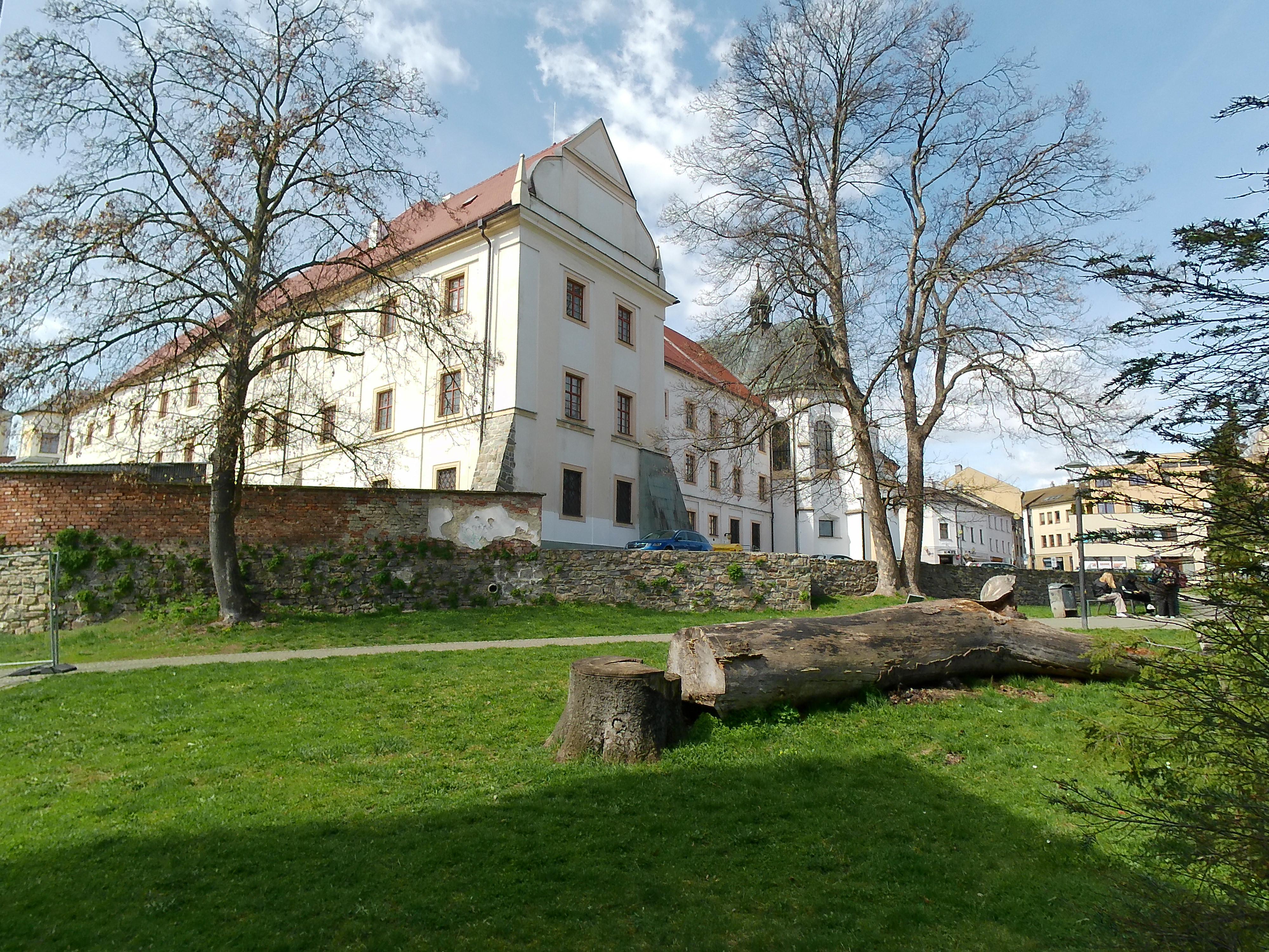 Střední zdravotnická škola a Vyšší odborná škola zdravotnická, Šumperk foto 2