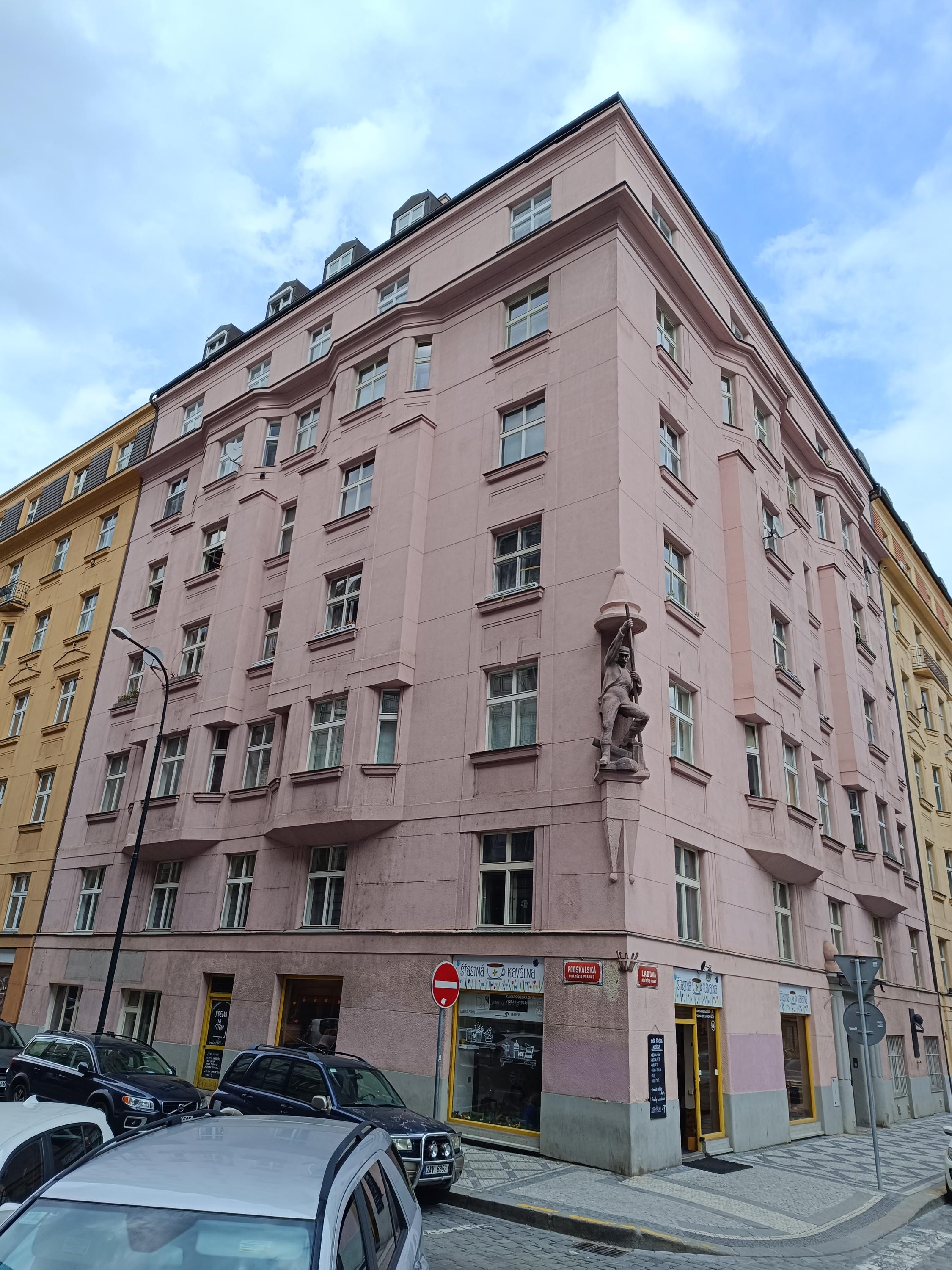 ŠŤASTNÁ KAVÁRNA foto 3