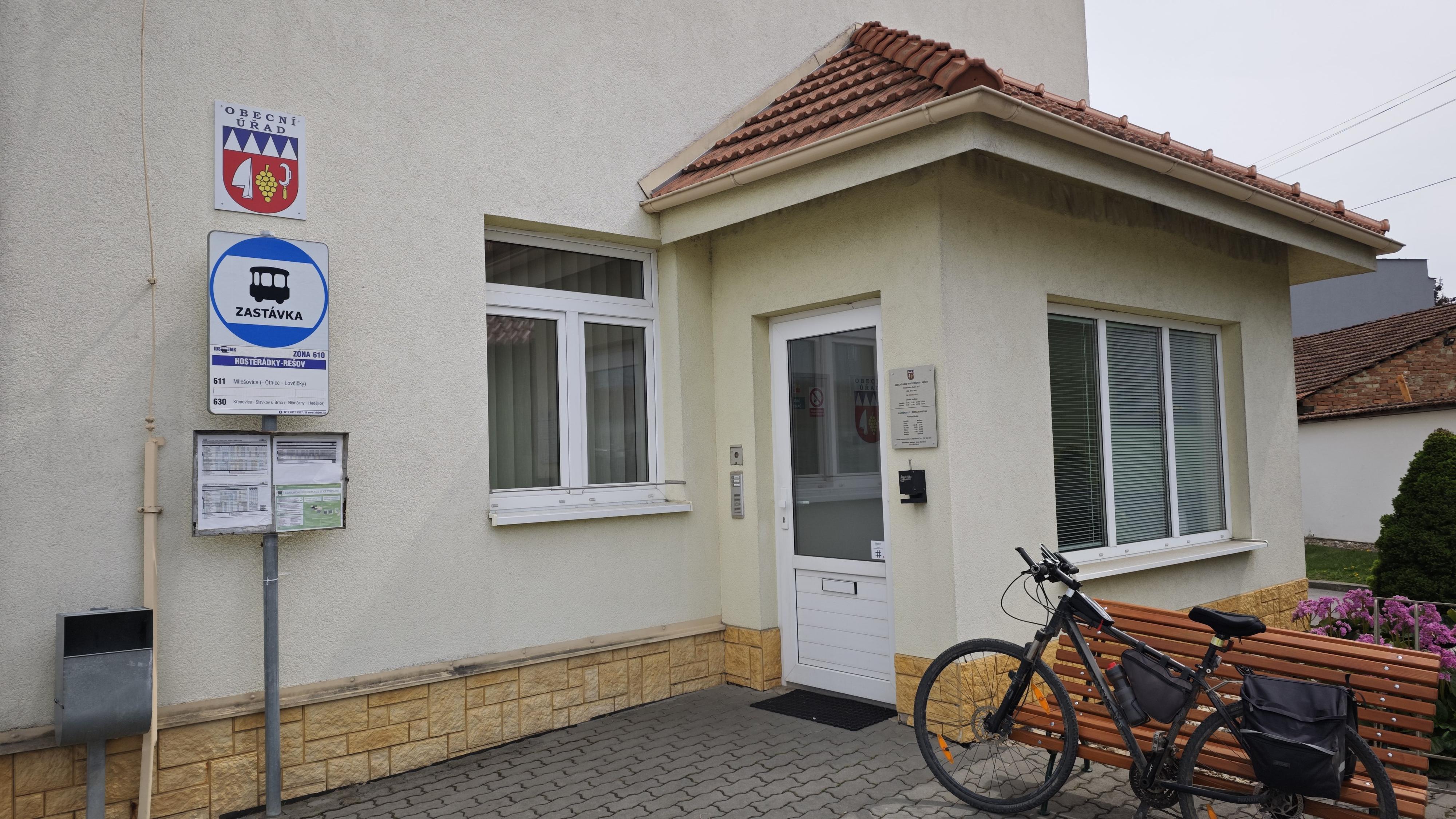 Hostěrádky-Rešov - obecní úřad foto 5