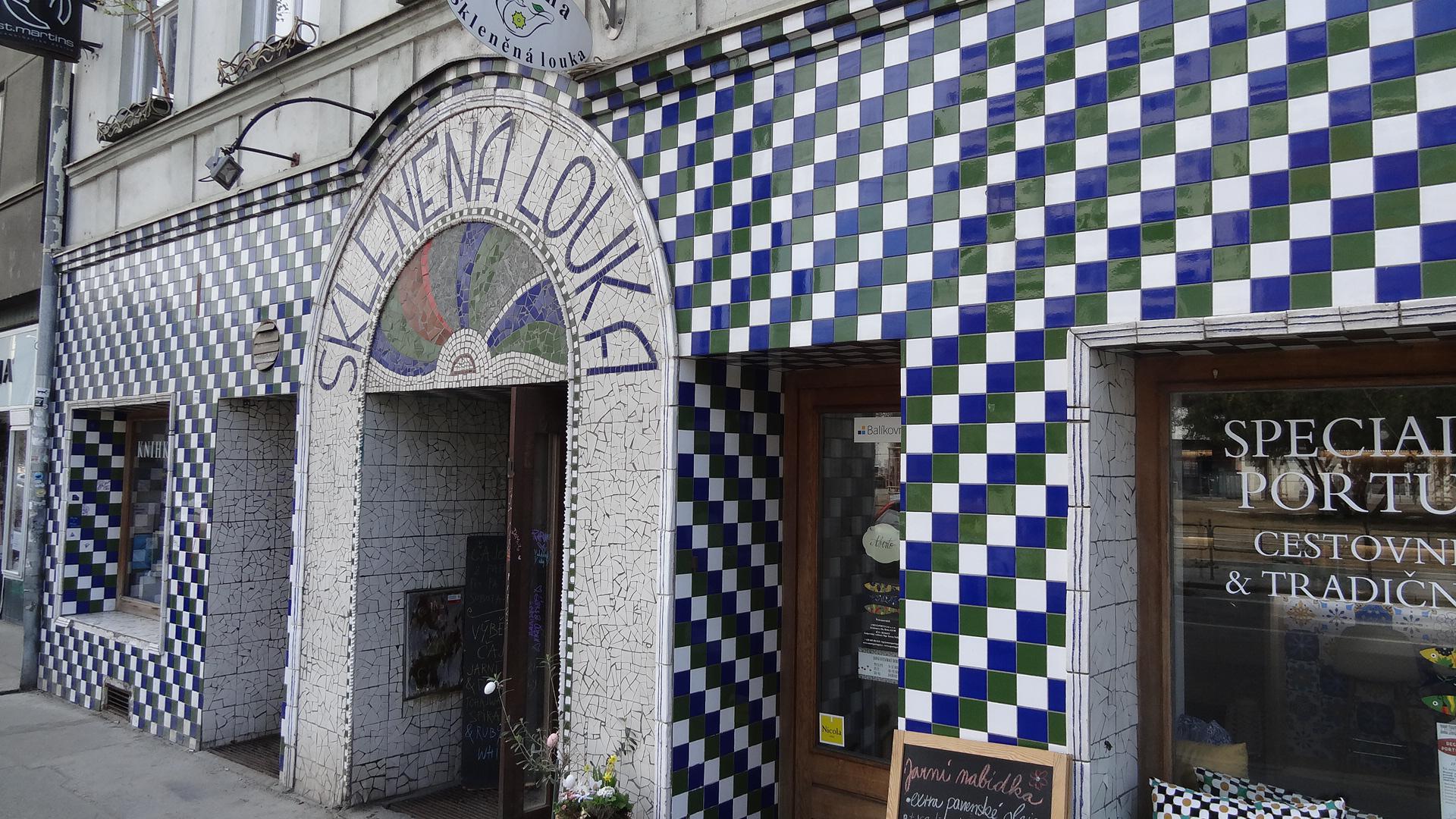 Literární čajovna Skleněná louka foto 2