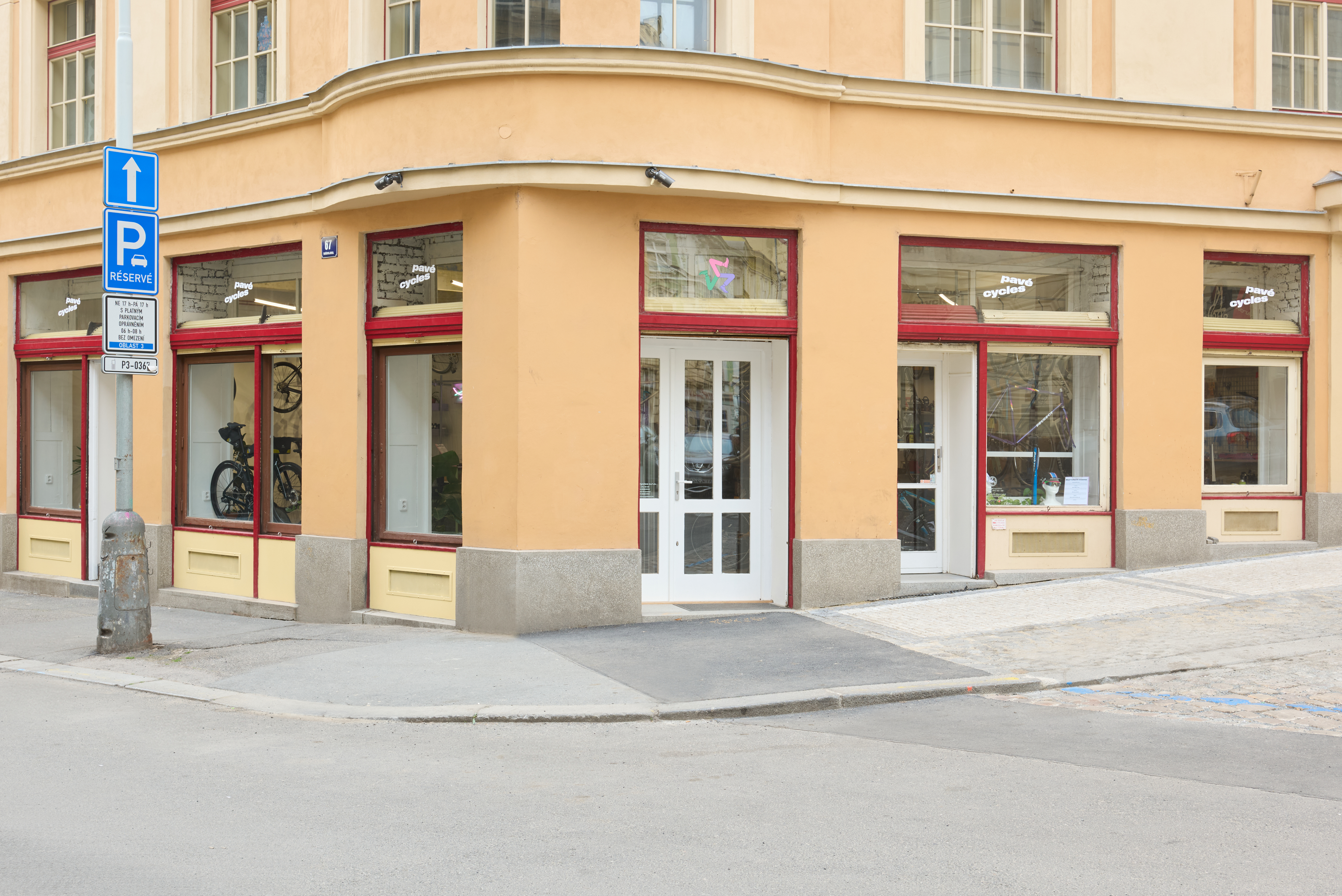 Pavé Cycles