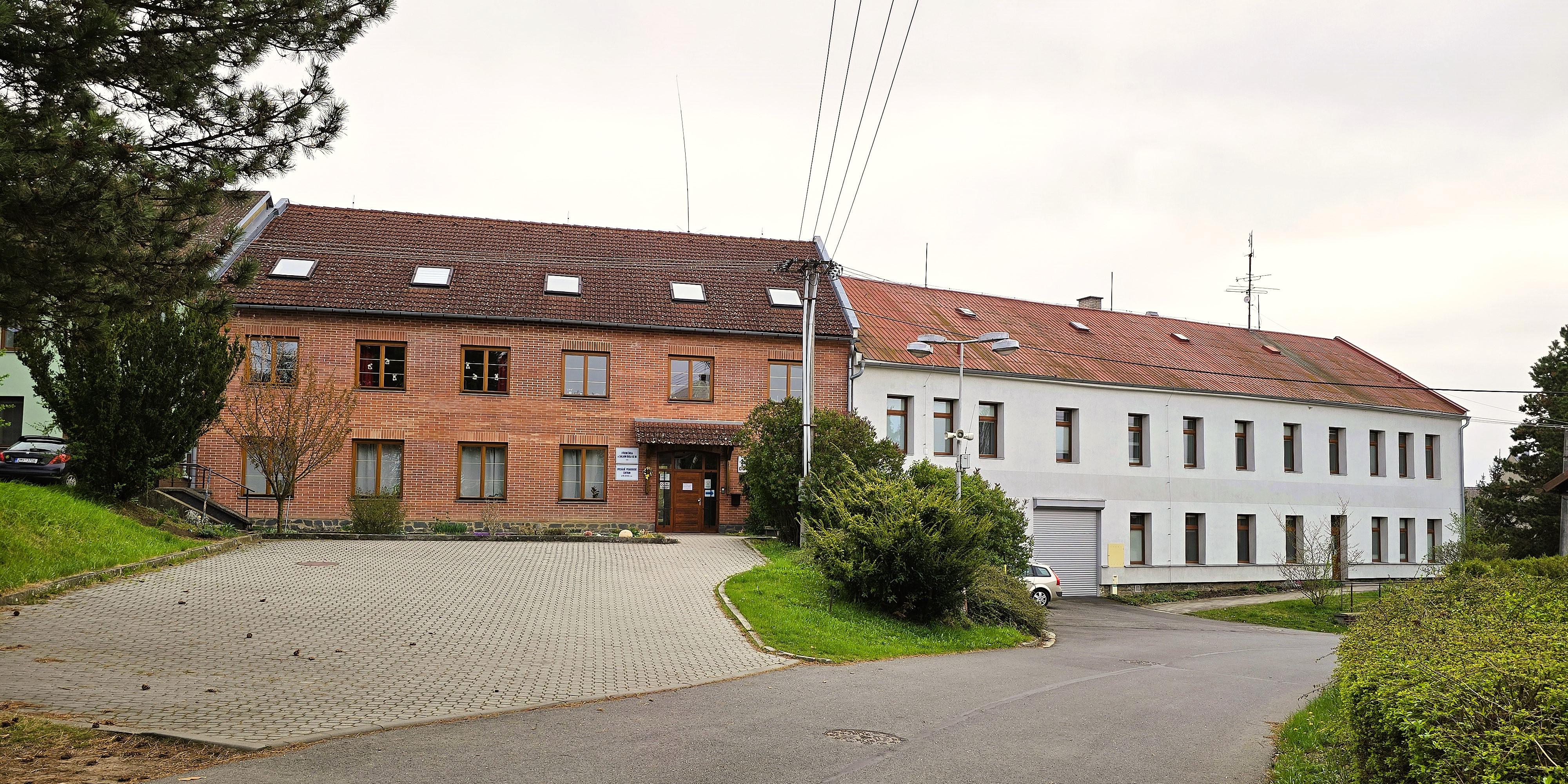 Střední škola a Základní škola DC 90, s.r.o. foto 2