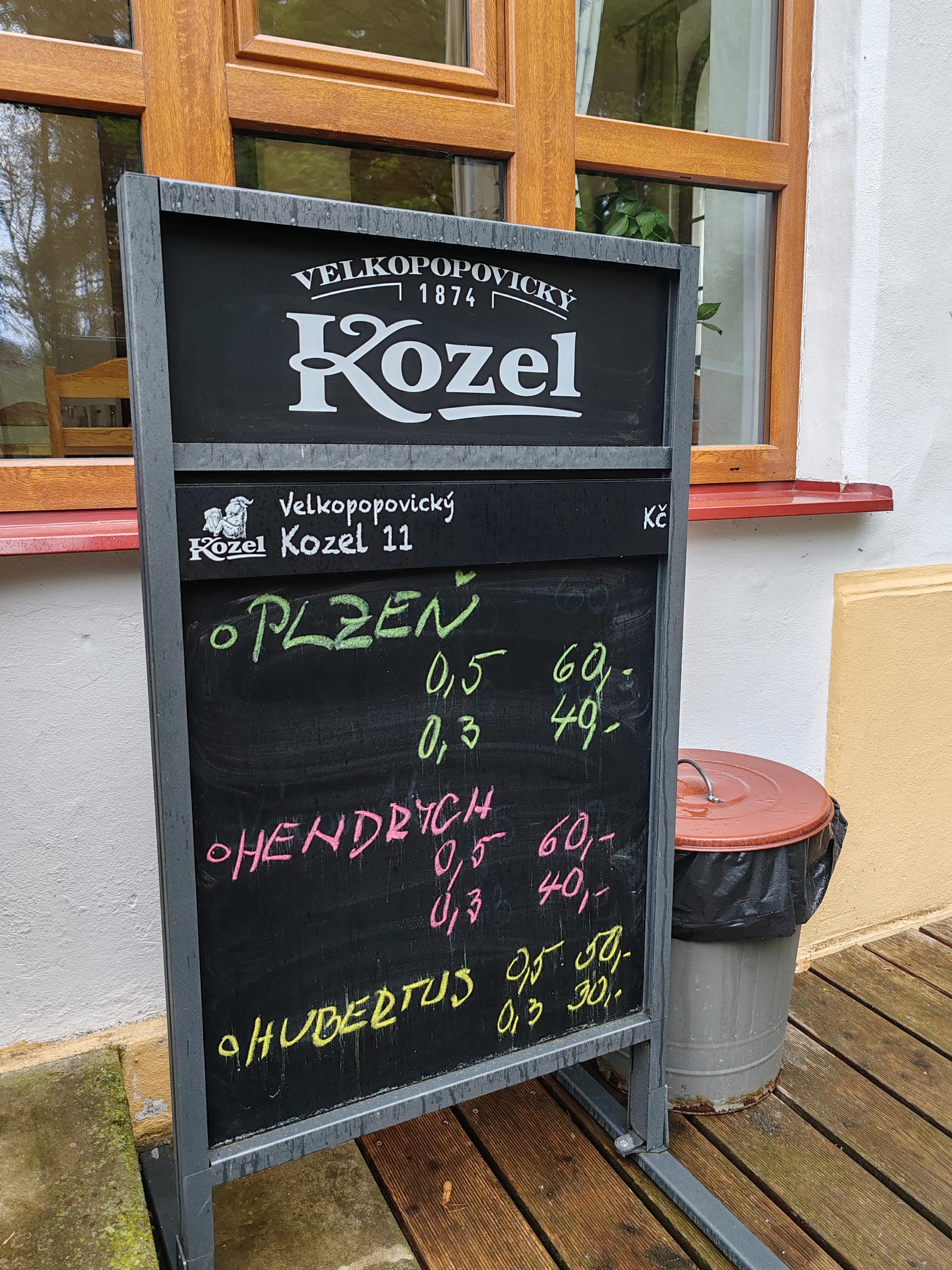 Restauce Pod šikmou Věží foto 2