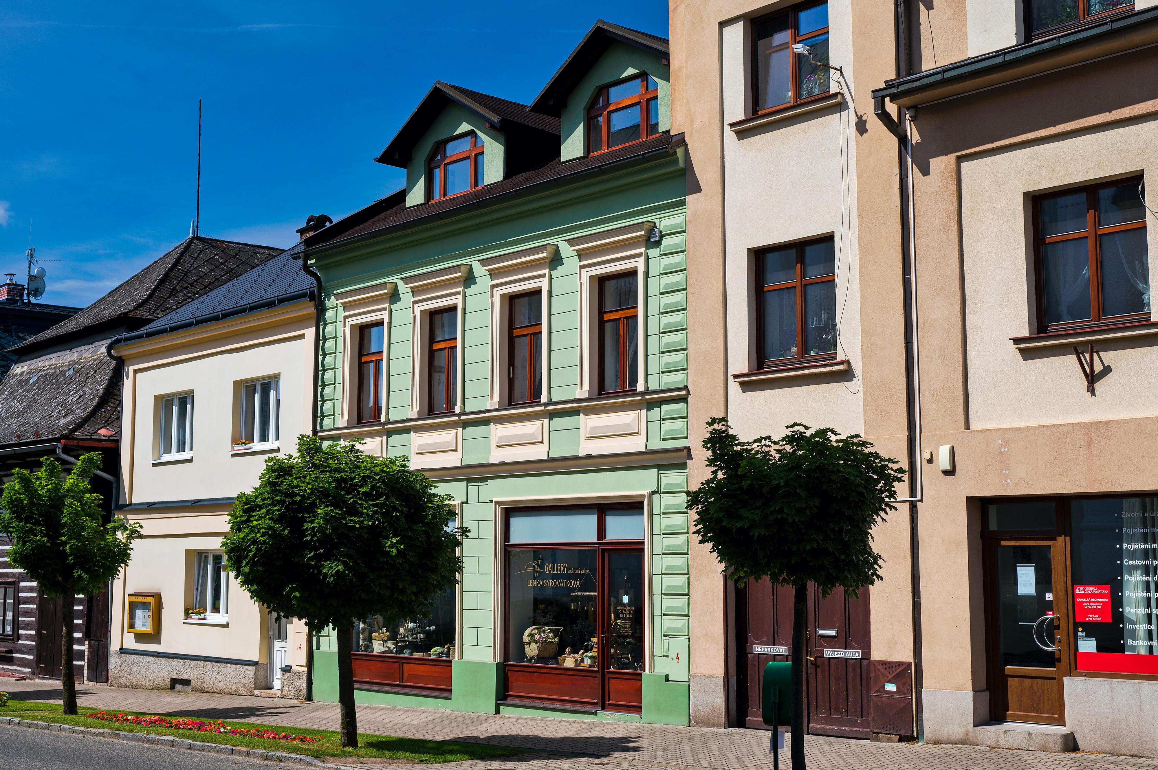 SYT Gallery - Lenka Syrovátková