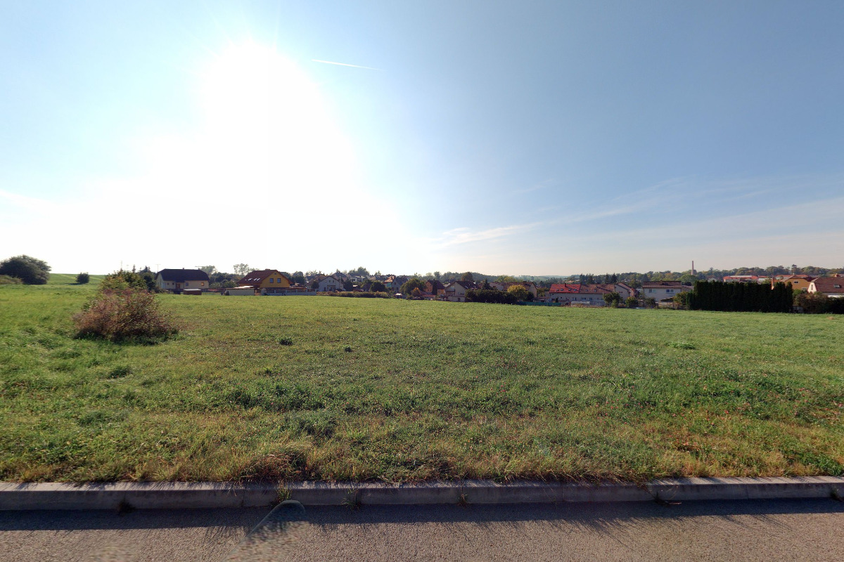 Víceúčelové hřiště K Sasiňáku