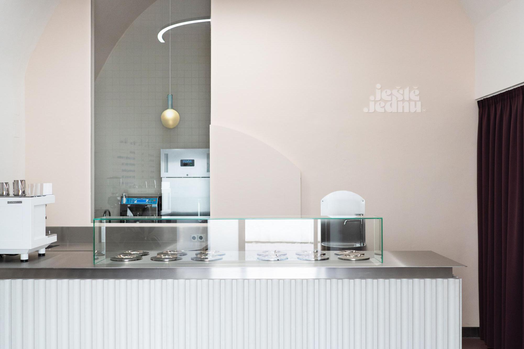 Zmrzlinárna Ještě Jednu