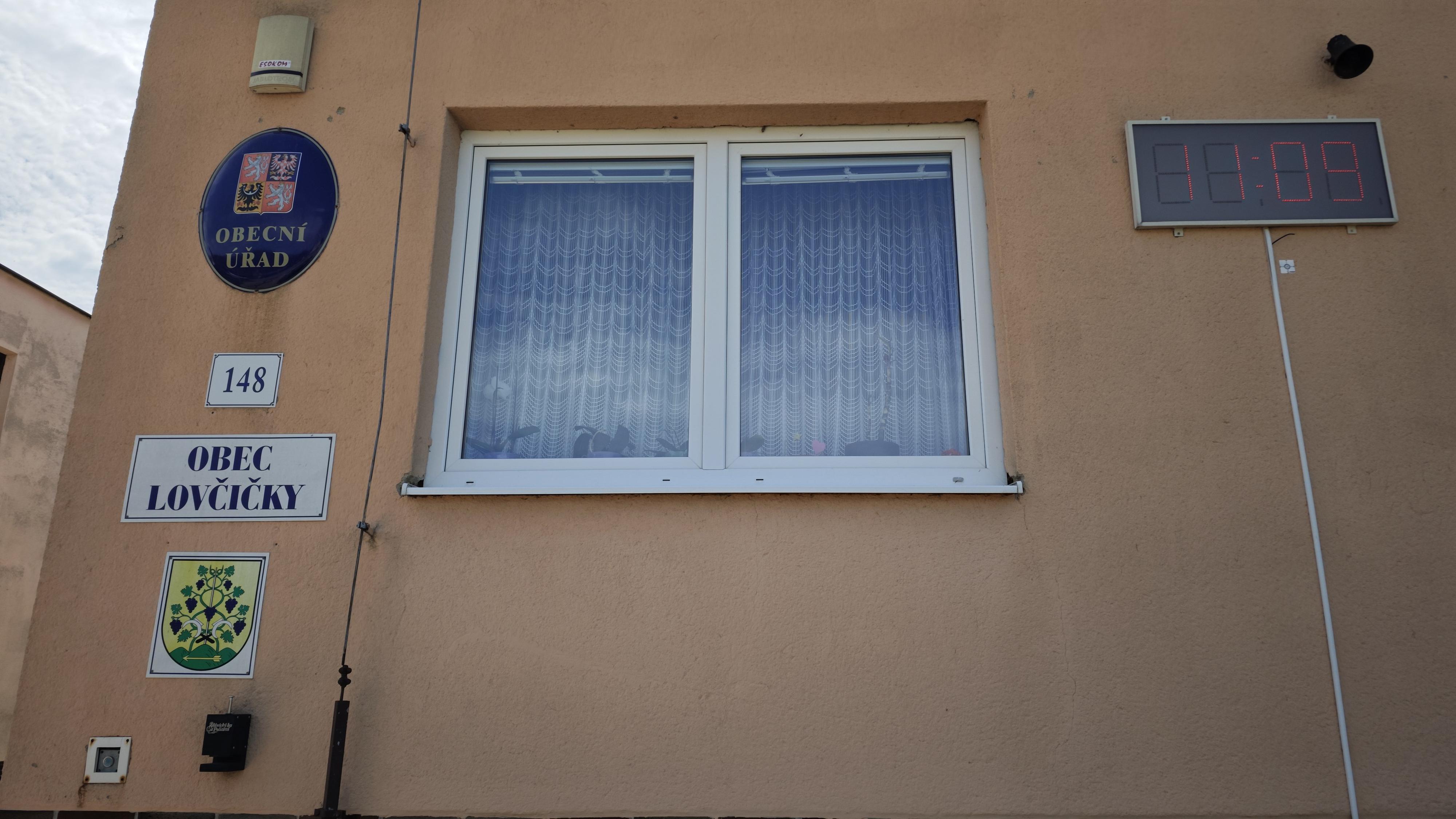 Lovčičky - obecní úřad foto 5