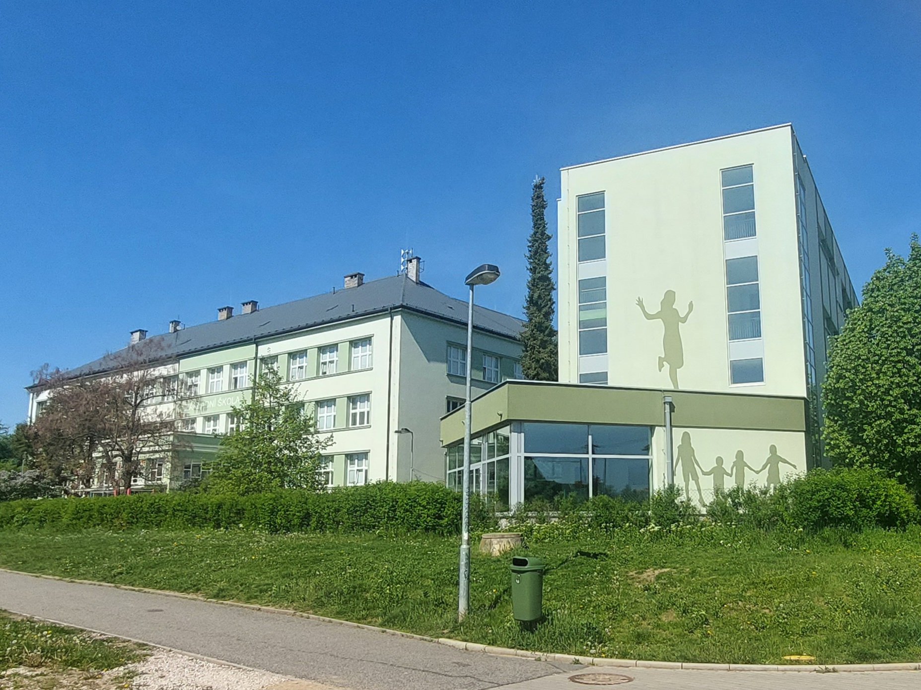 ZŠ a MŠ Králův Dvůr, Jungmannova foto 3