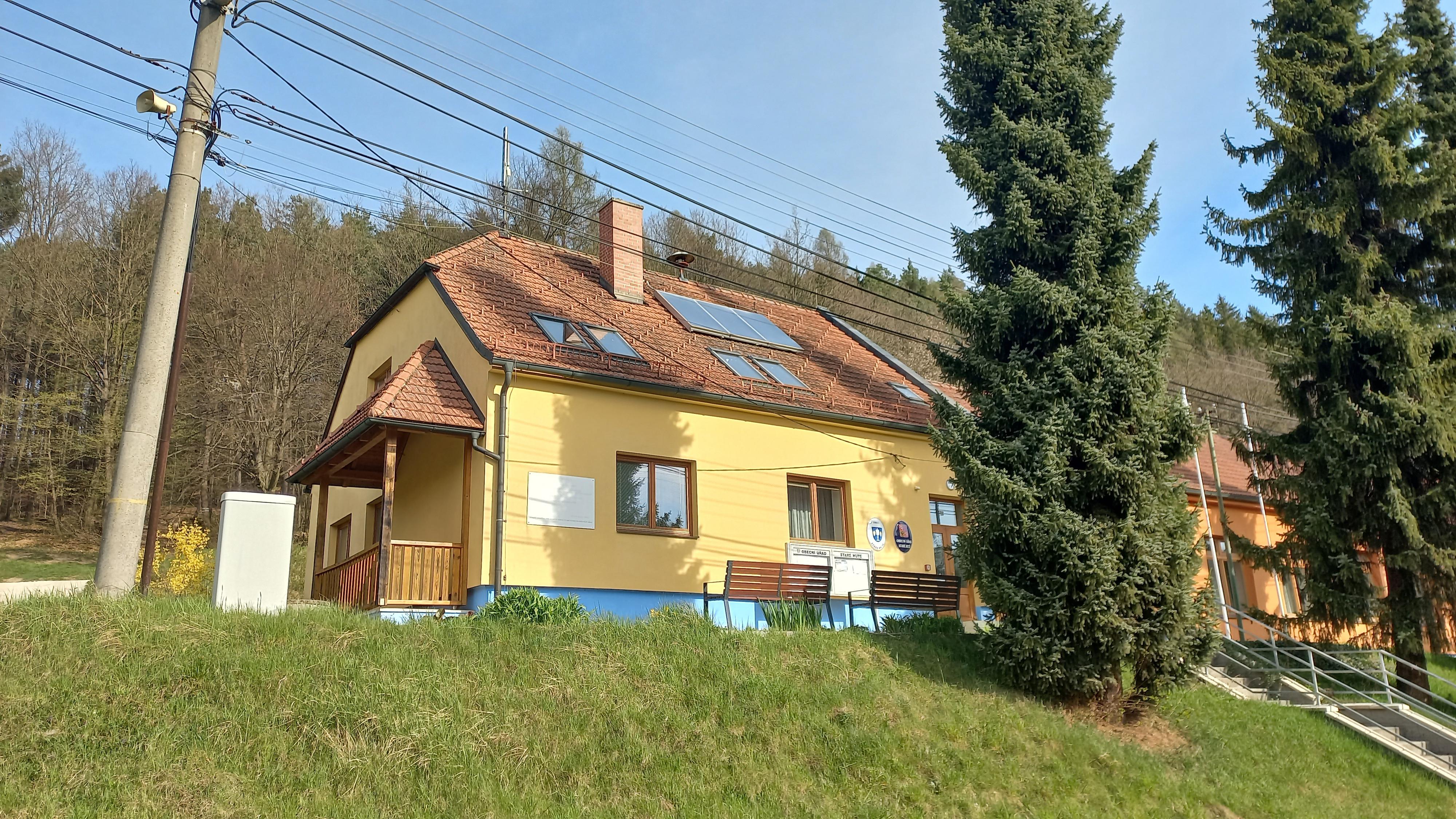 Staré Hutě - obecní úřad foto 3
