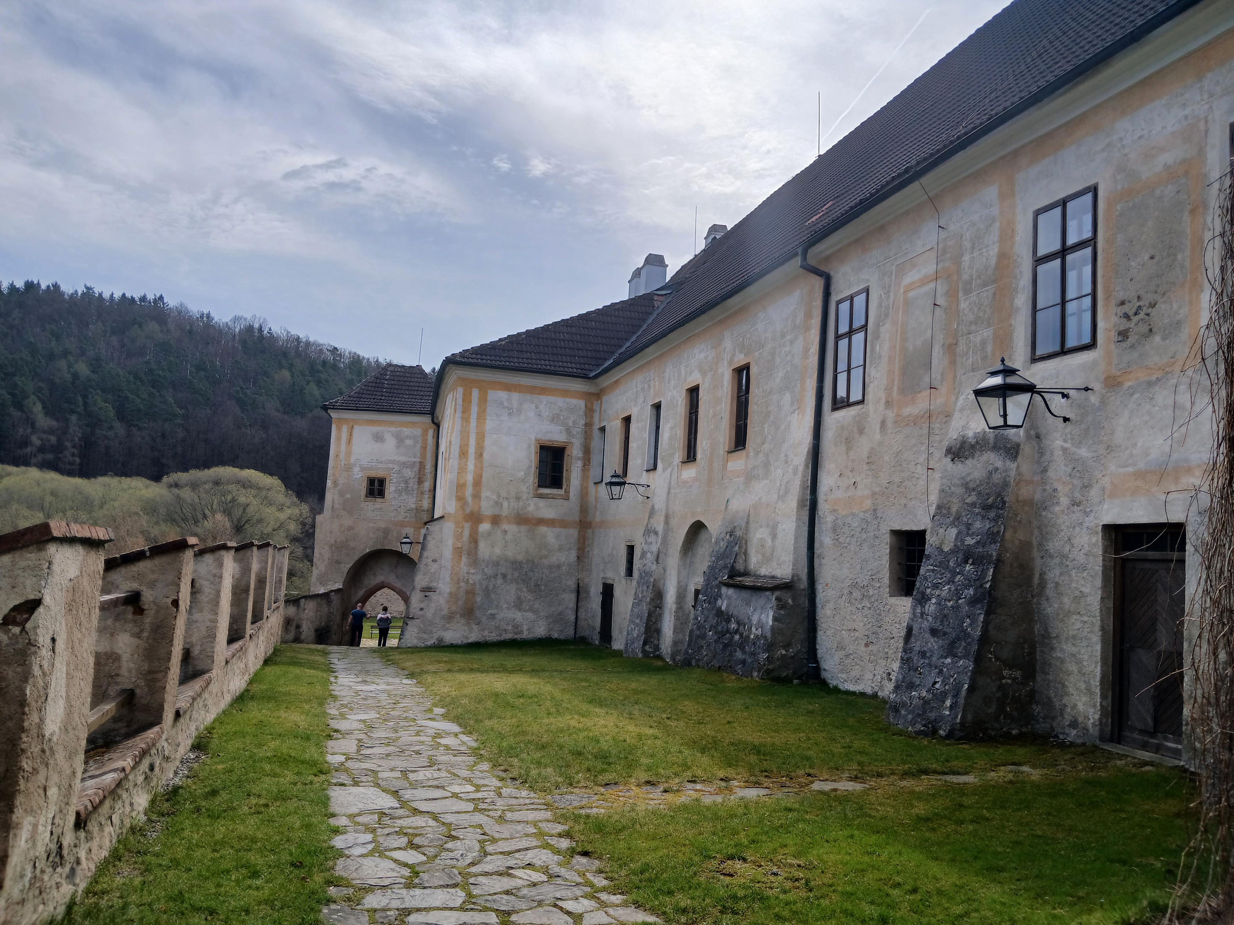 Jihočeská vědecká knihovna - Oddělení rukopisů a starých tisků foto 2